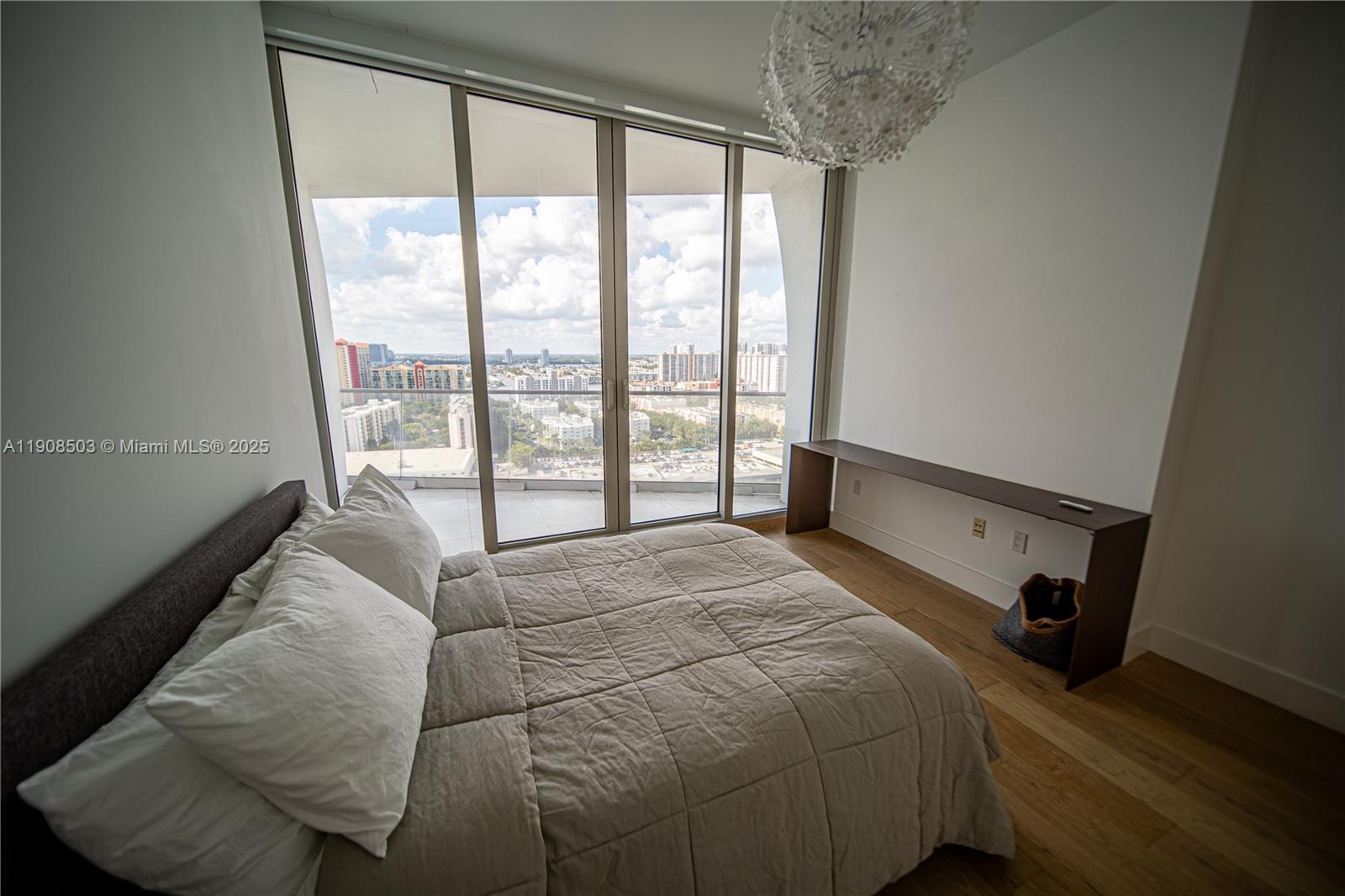 image Jade Signature22