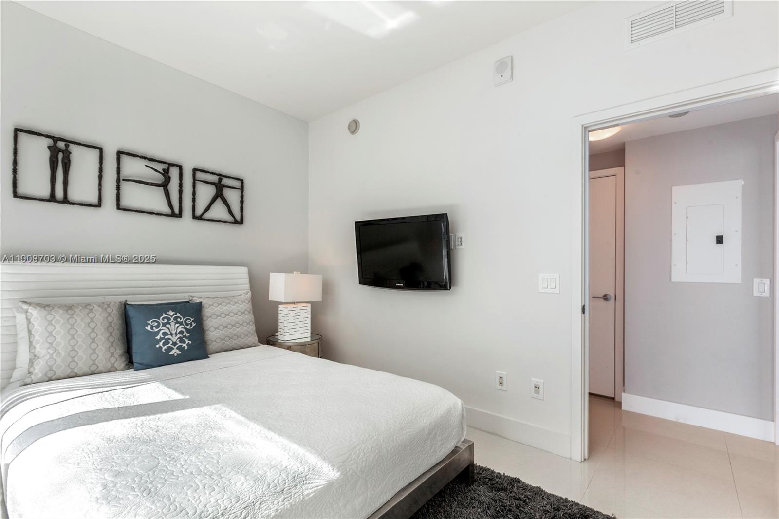 6899 Collins Ave #1508 Miami Beach, FL 33141