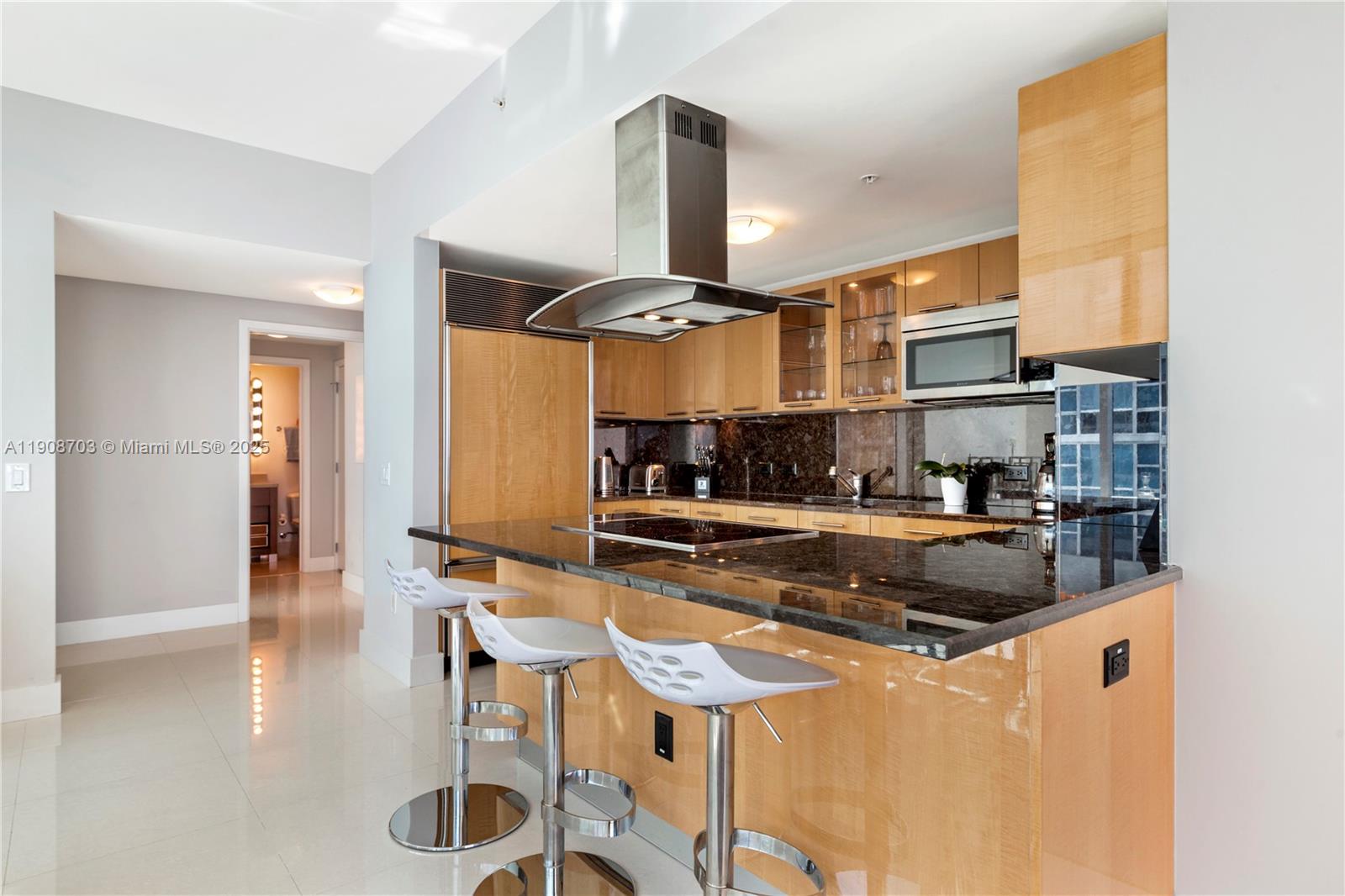 6899 Collins Ave #1508 Miami Beach, FL 33141