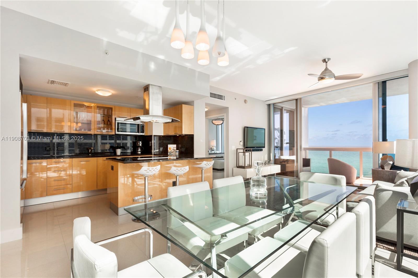 6899 Collins Ave #1508 Miami Beach, FL 33141