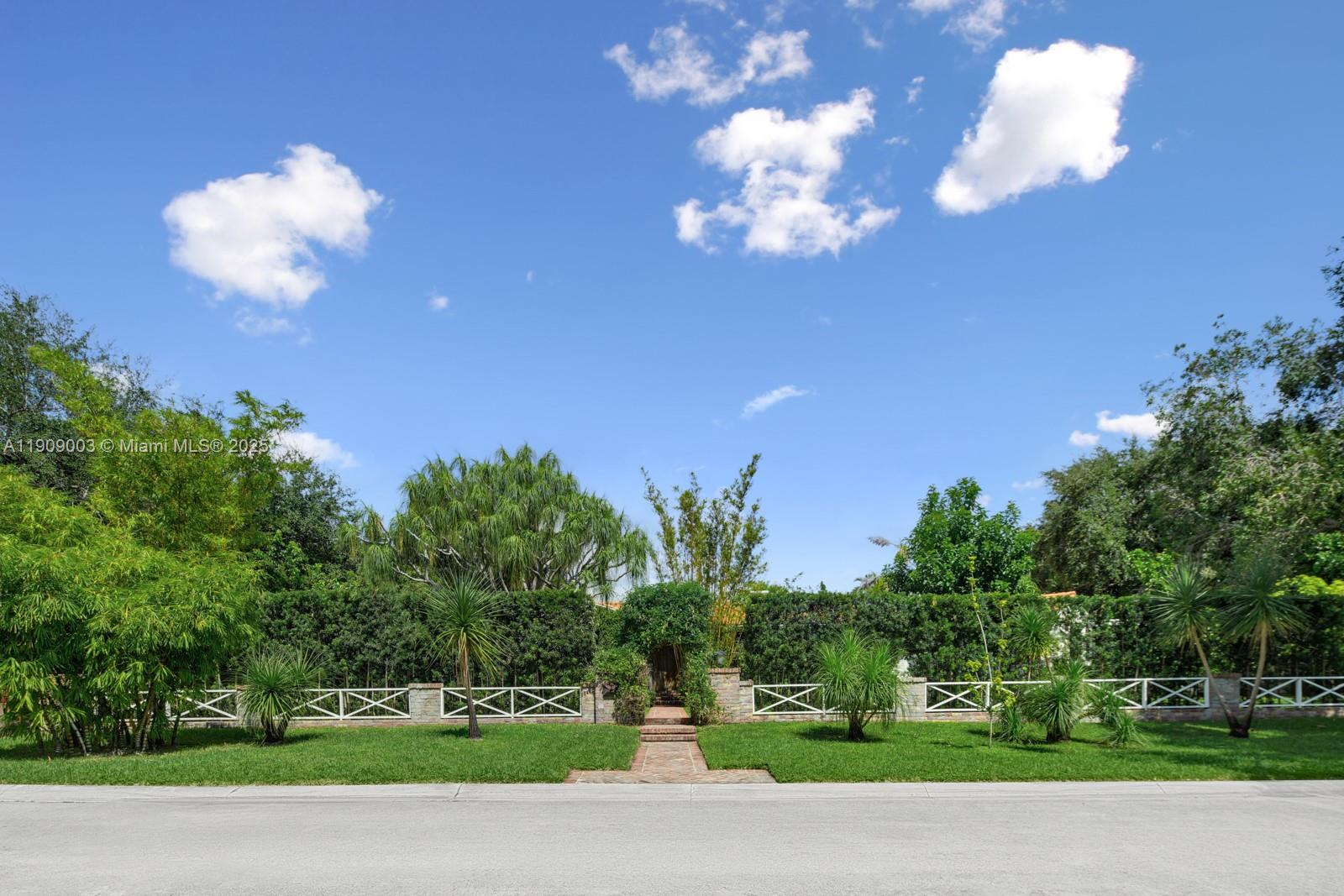 575 Hibiscus Ln Miami, FL 33137