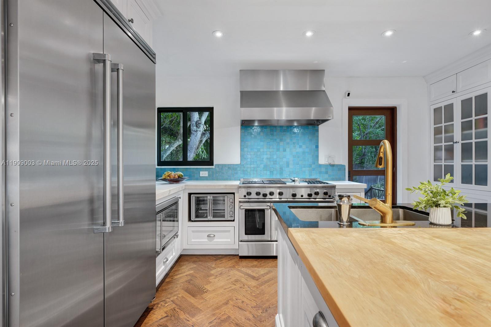 575 Hibiscus Ln Miami, FL 33137