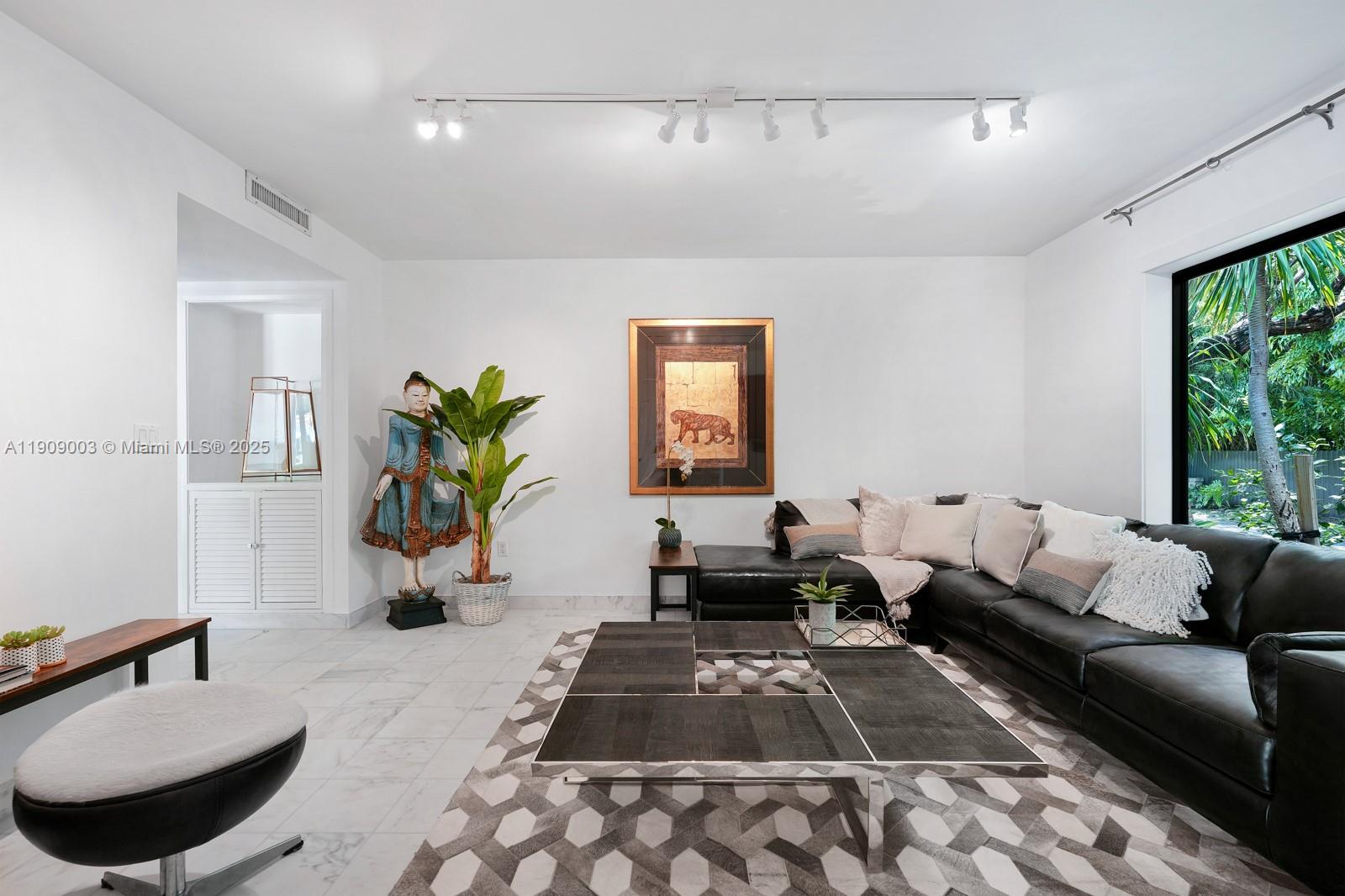 575 Hibiscus Ln Miami, FL 33137