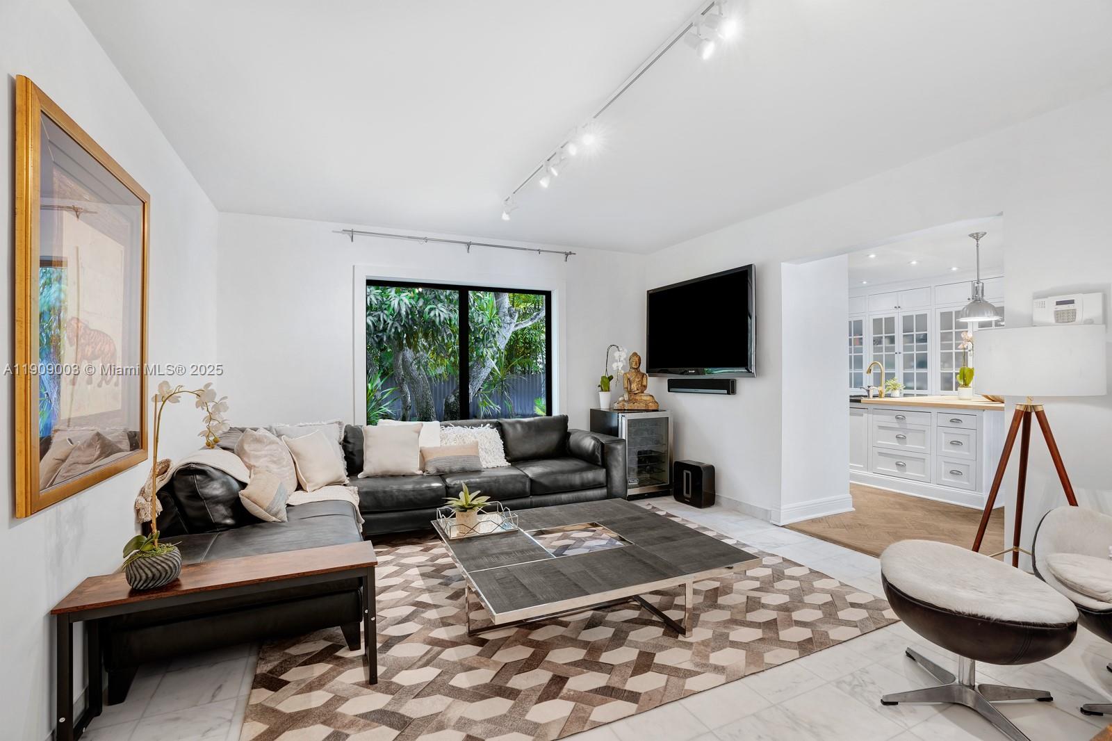 575 Hibiscus Ln Miami, FL 33137