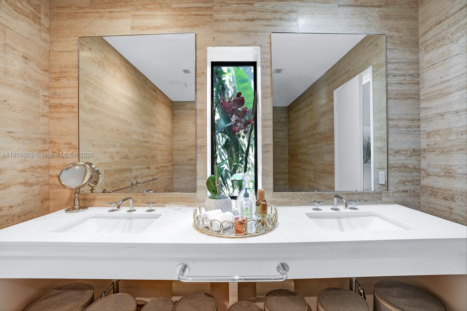 575 Hibiscus Ln Miami, FL 33137