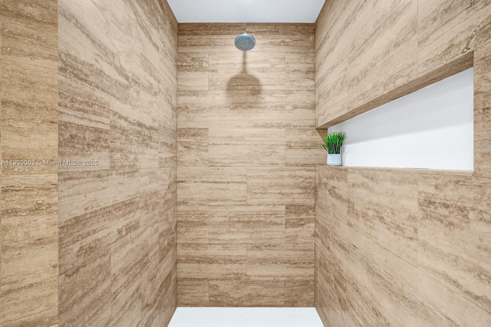 575 Hibiscus Ln Miami, FL 33137