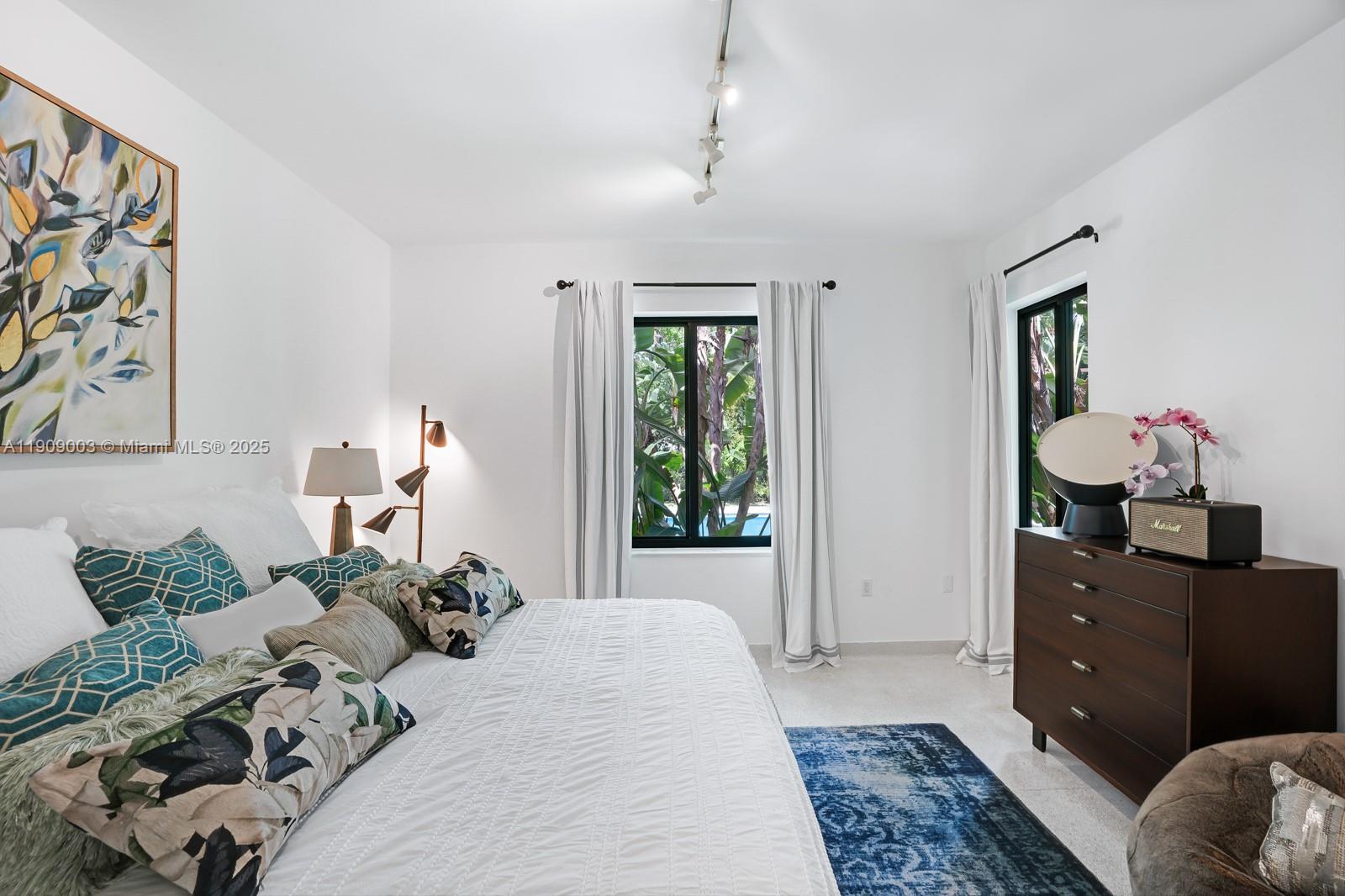 575 Hibiscus Ln Miami, FL 33137