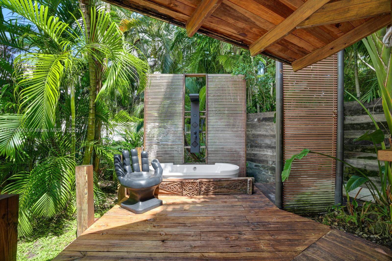 575 Hibiscus Ln Miami, FL 33137