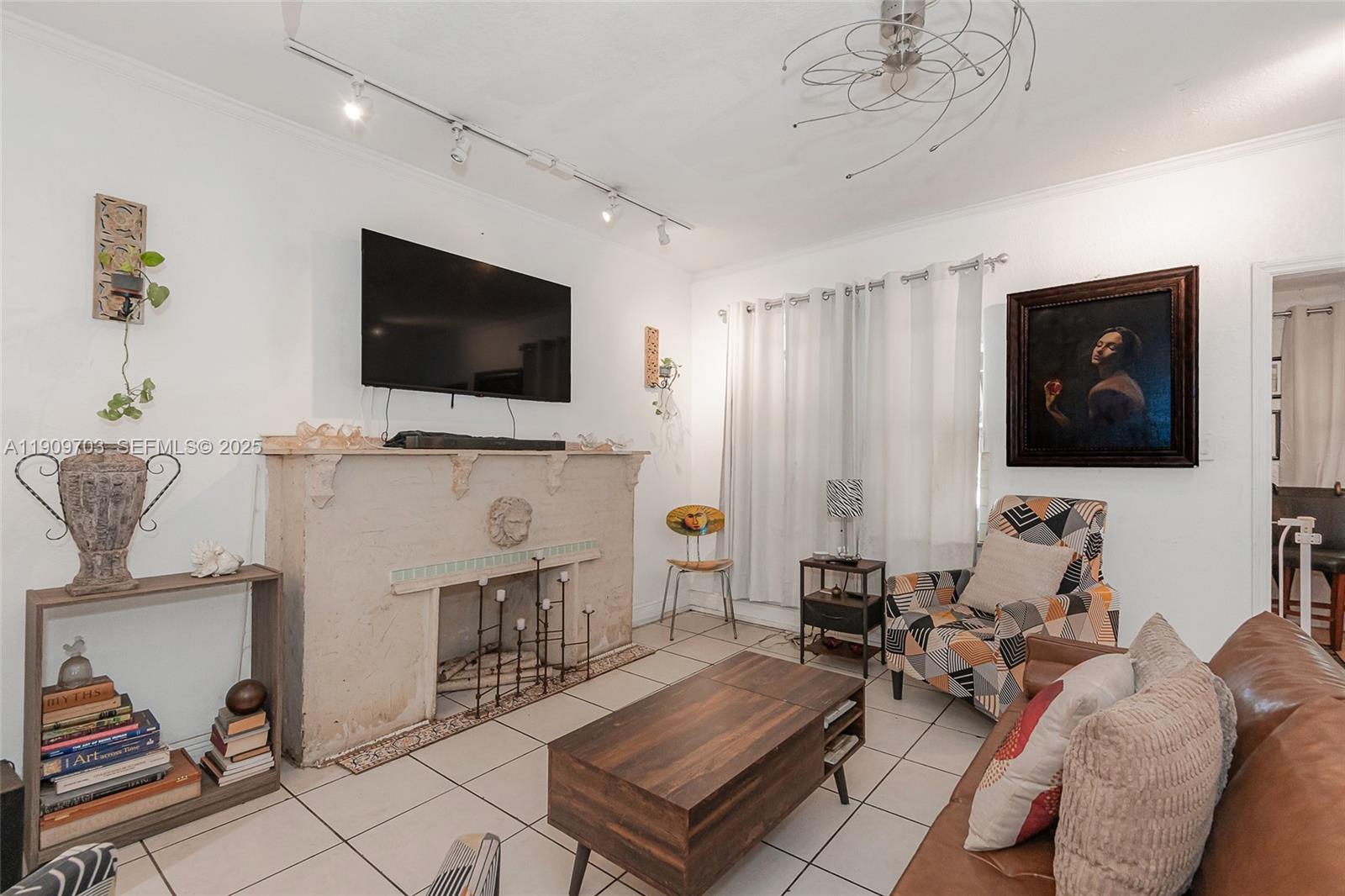 710 SW 13th Ave Miami, FL 33135