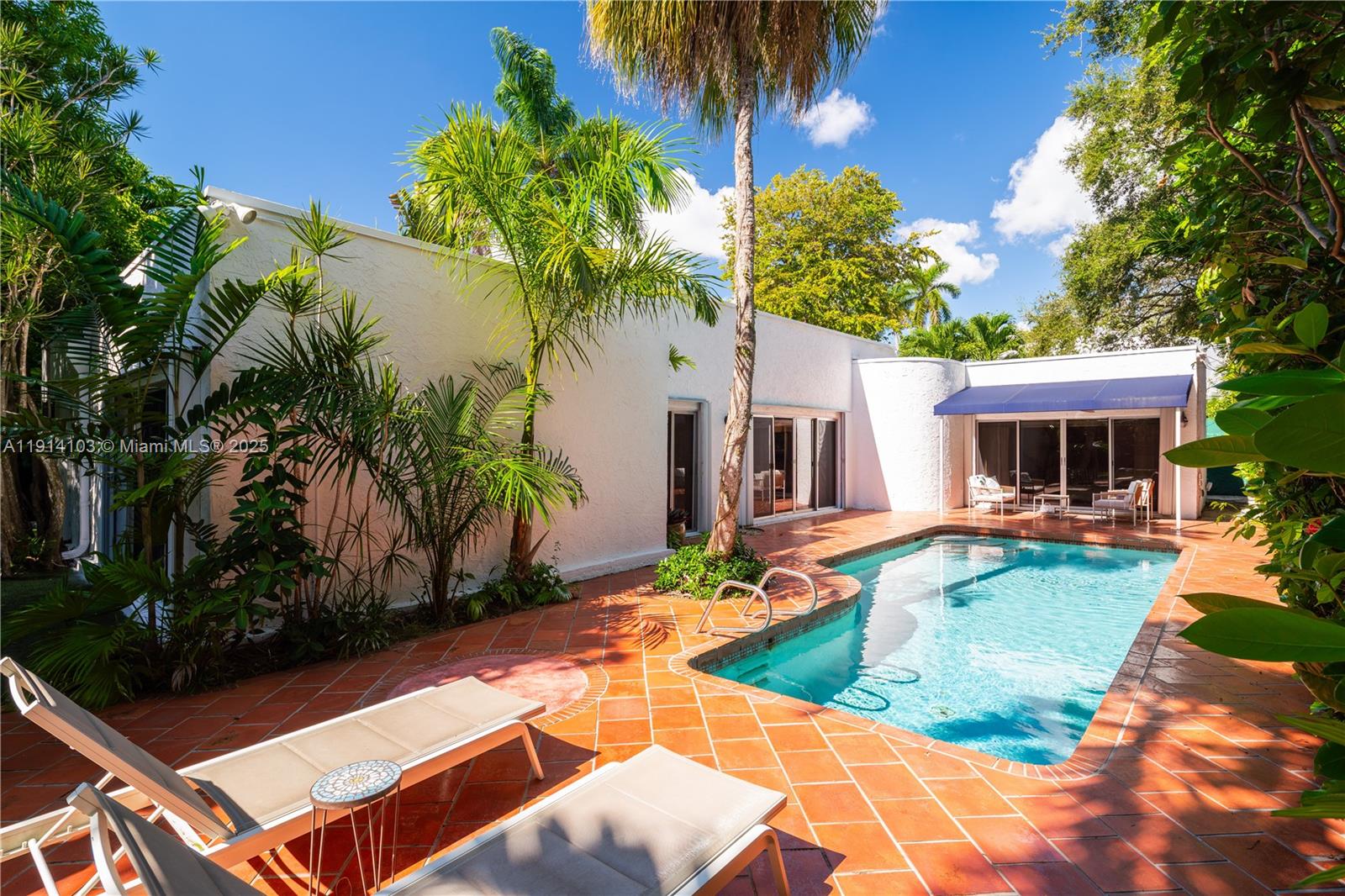 3765 Carmen Ct Coconut Grove, FL 33133