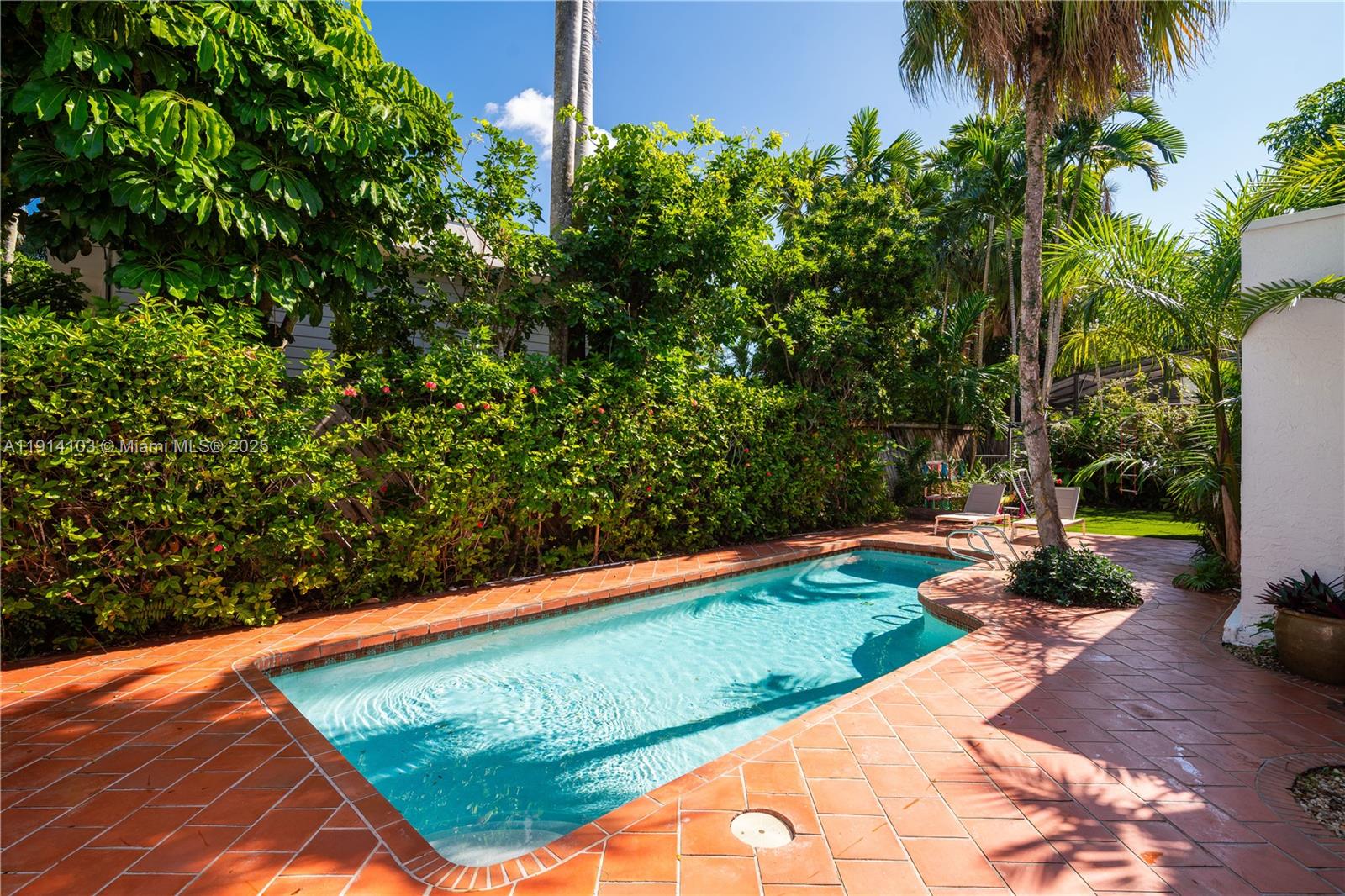 3765 Carmen Ct Coconut Grove, FL 33133