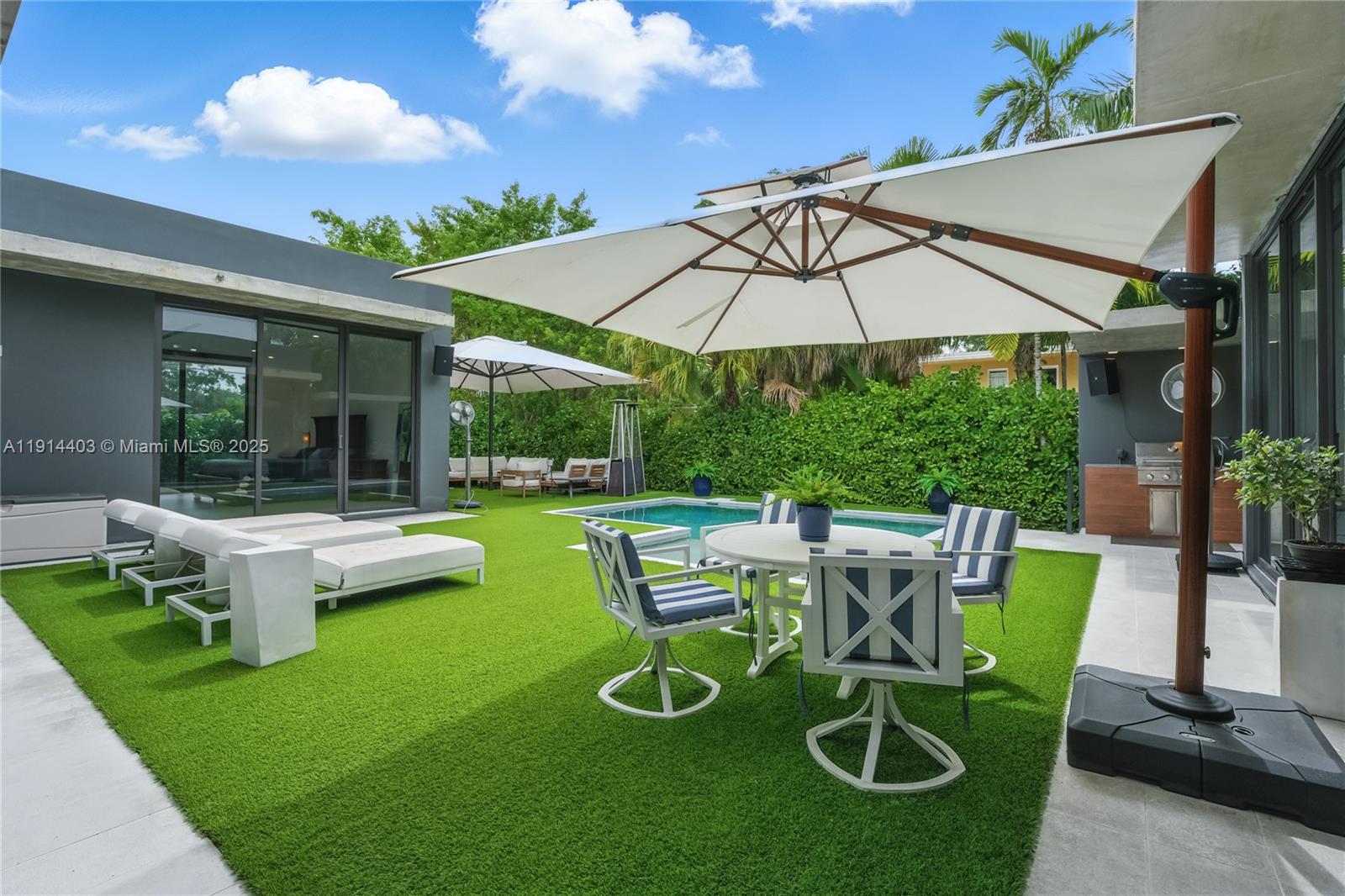 1845 NE 124th St North Miami, FL 33181