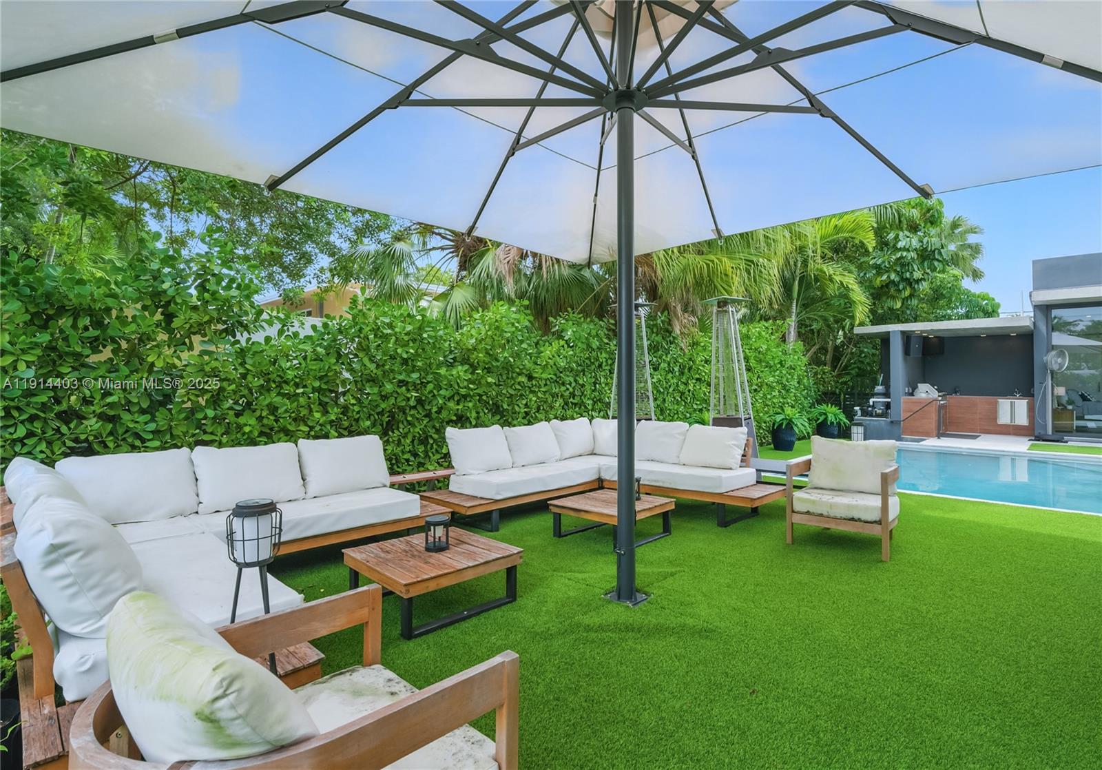 1845 NE 124th St North Miami, FL 33181