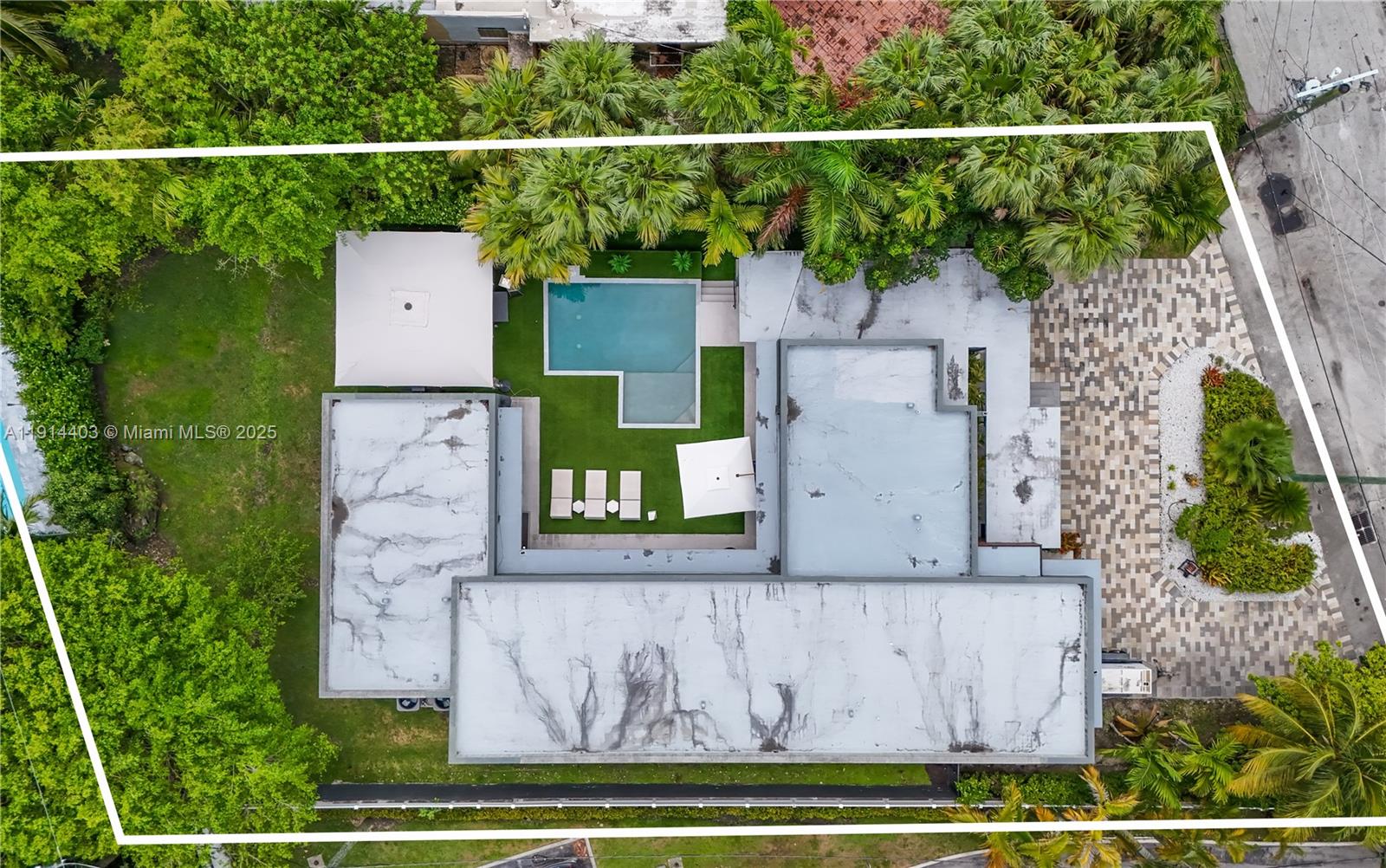 1845 NE 124th St North Miami, FL 33181