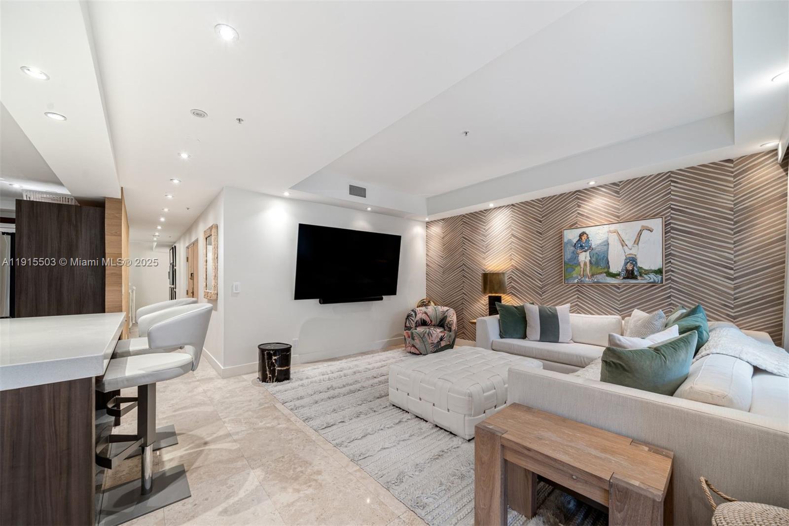 1413 Sunset Harbour Dr #208 Miami Beach, FL 33139