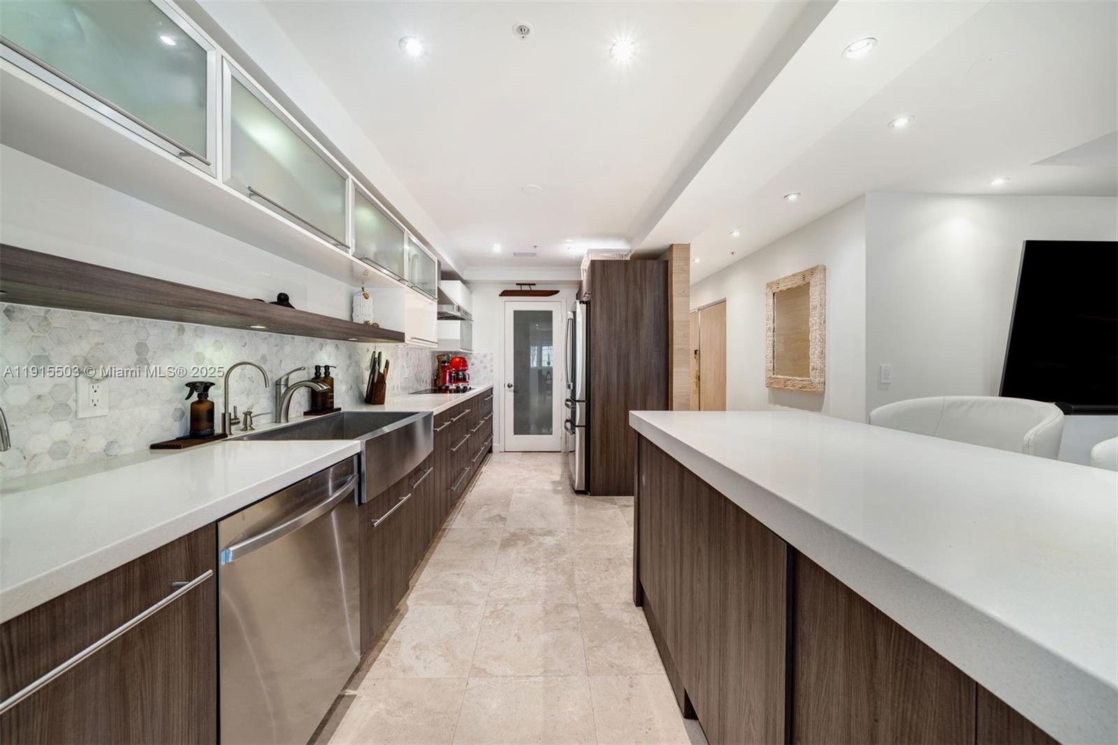 1413 Sunset Harbour Dr #208 Miami Beach, FL 33139