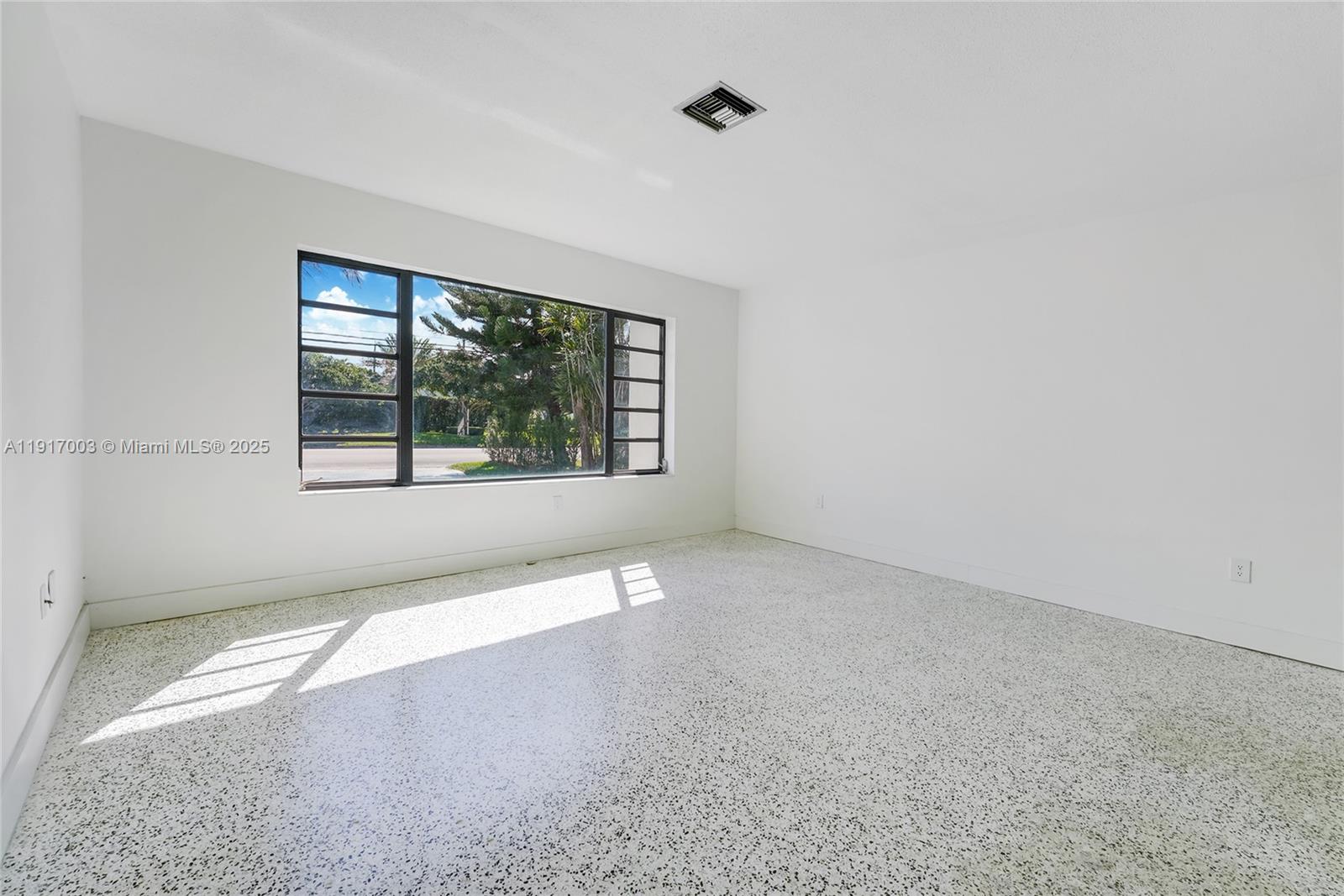 917 Surfside Blvd Surfside, FL 33154