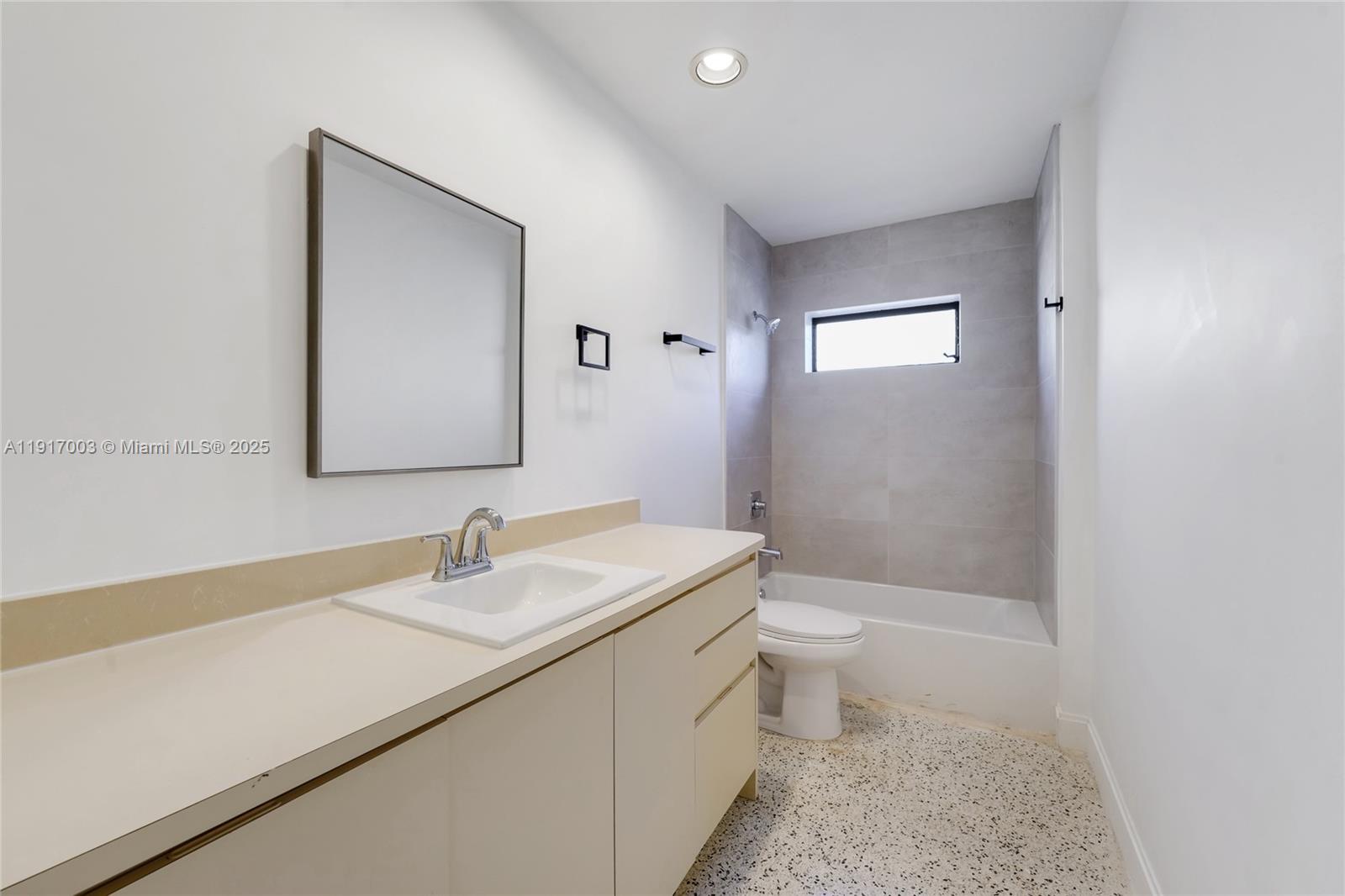 917 Surfside Blvd Surfside, FL 33154