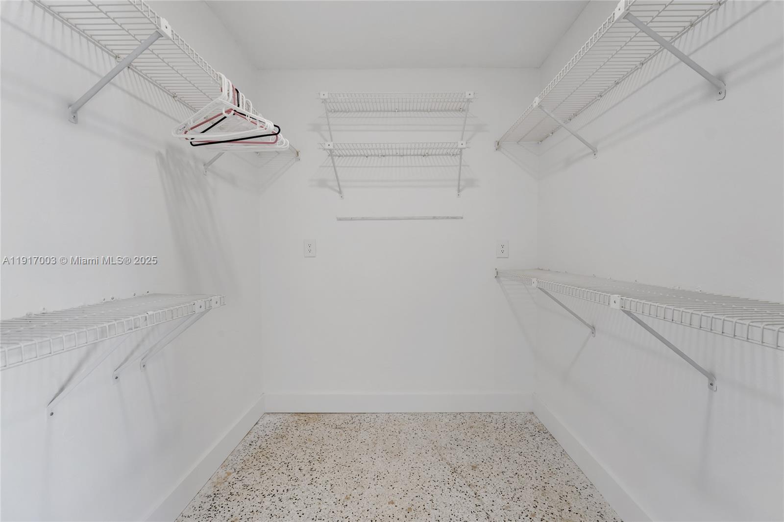 917 Surfside Blvd Surfside, FL 33154