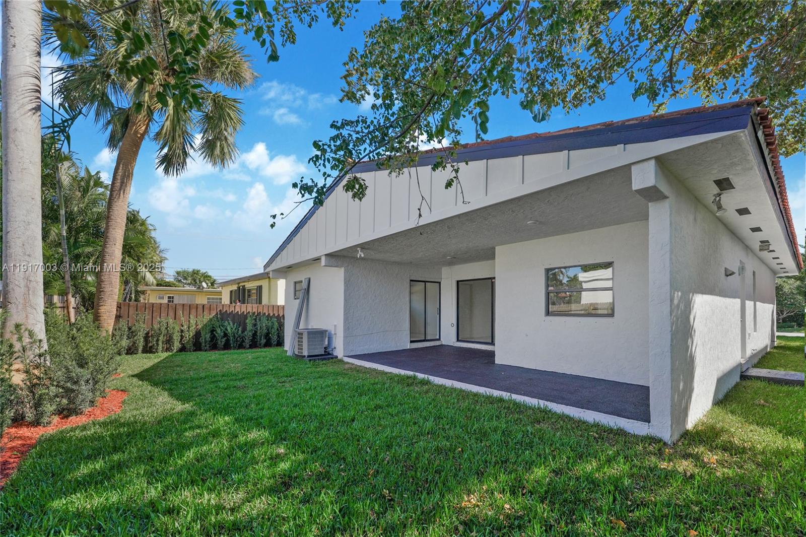 917 Surfside Blvd Surfside, FL 33154