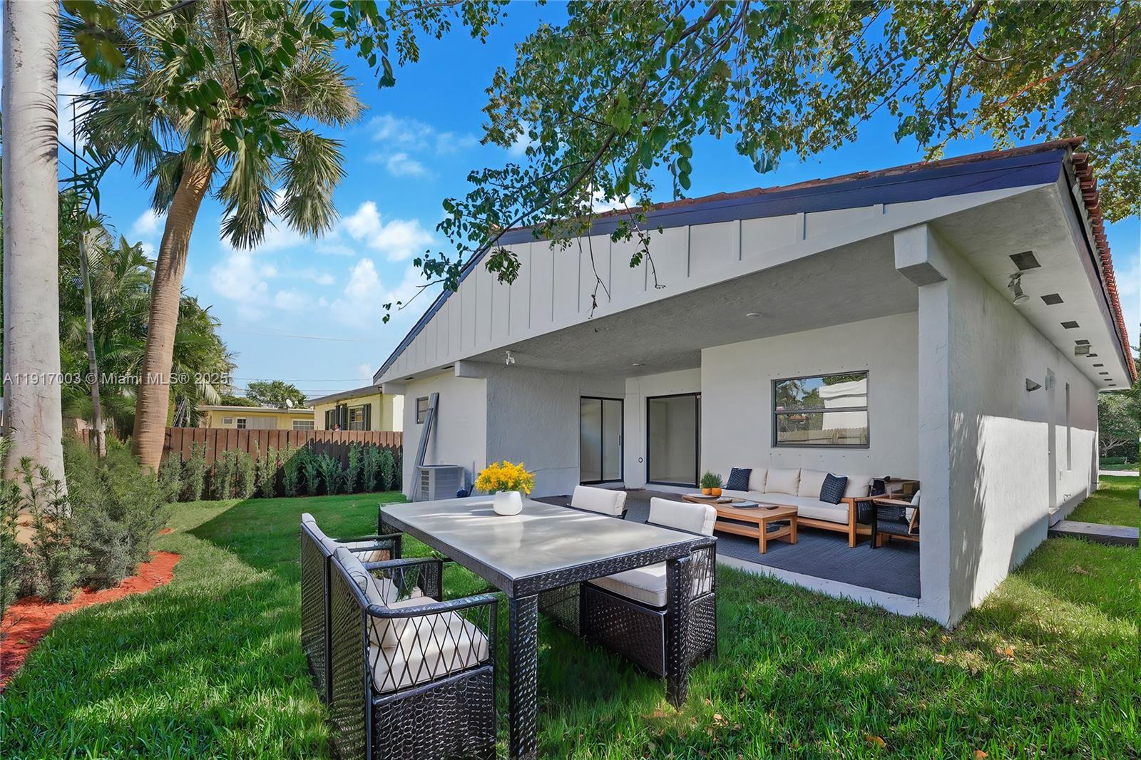 917 Surfside Blvd Surfside, FL 33154