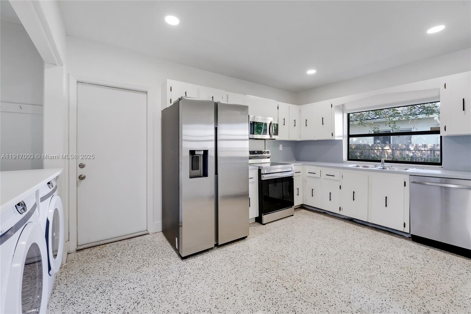 917 Surfside Blvd Surfside, FL 33154