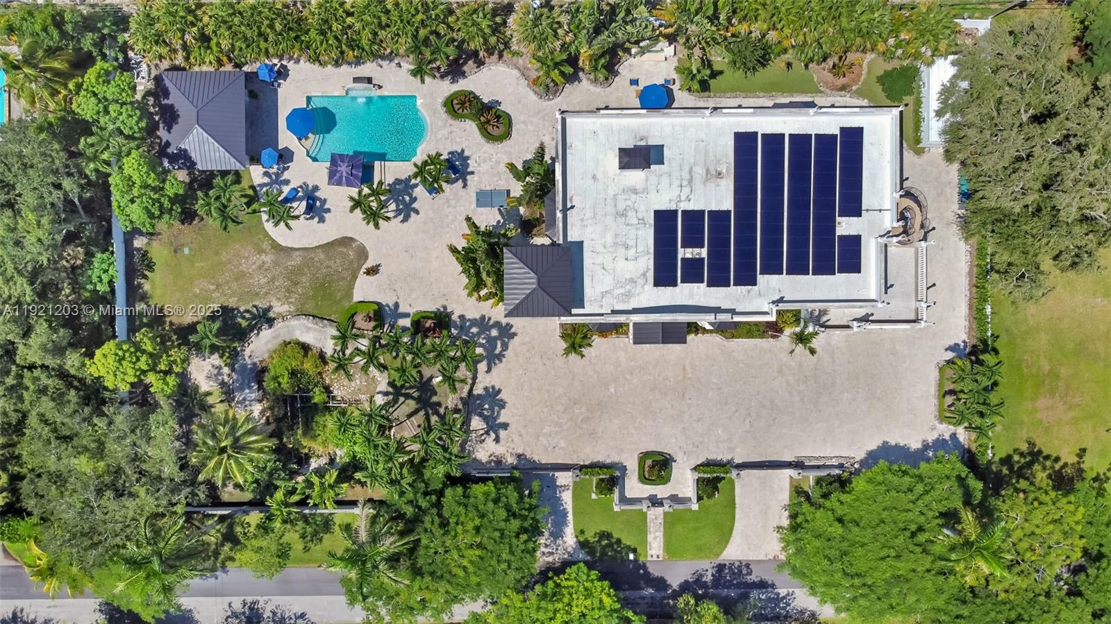 7400 SW 72nd Ct Miami, FL 33143