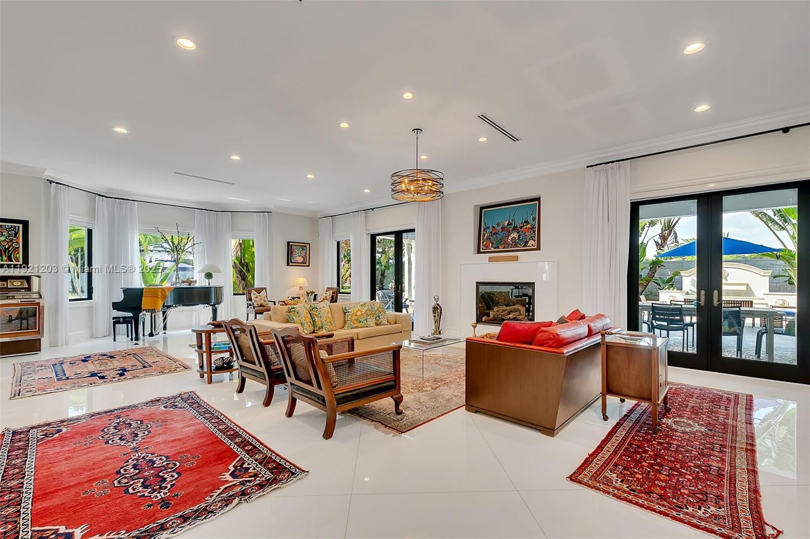 7400 SW 72nd Ct Miami, FL 33143