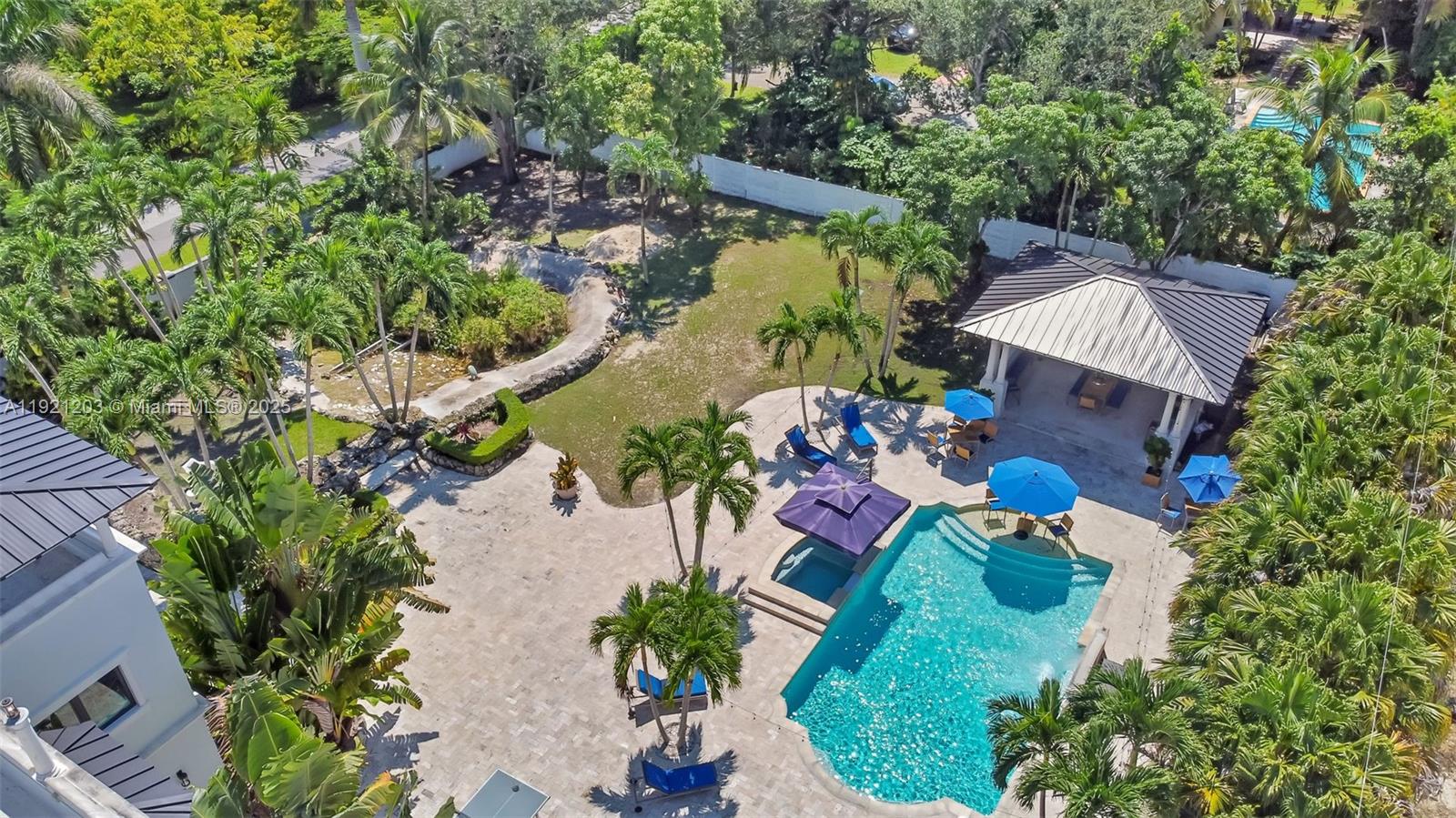 7400 SW 72nd Ct Miami, FL 33143