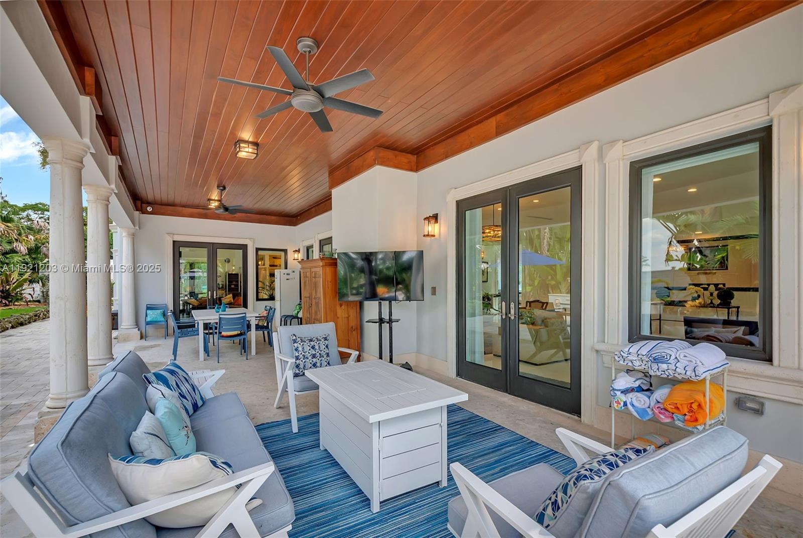 7400 SW 72nd Ct Miami, FL 33143