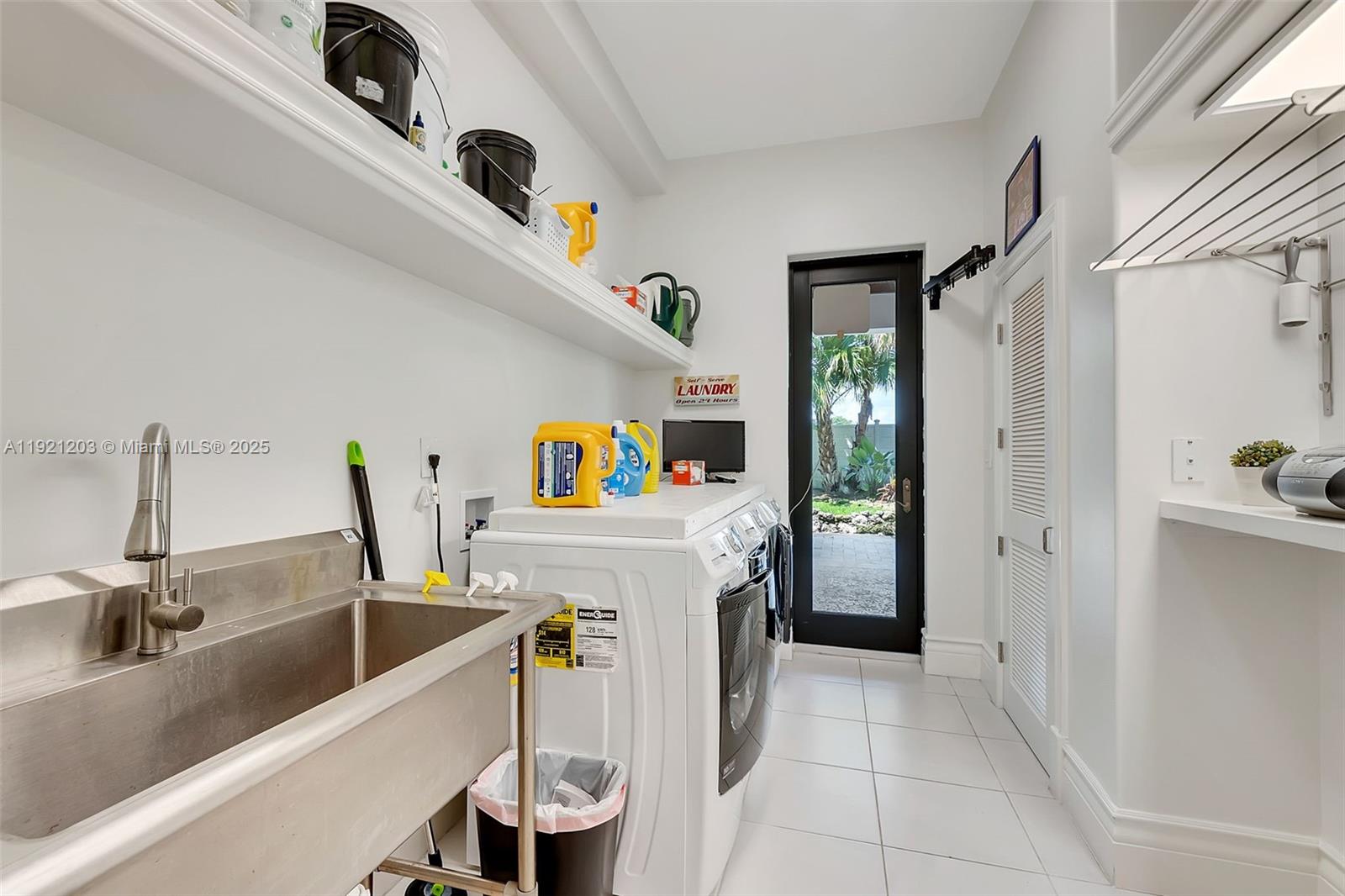 7400 SW 72nd Ct Miami, FL 33143