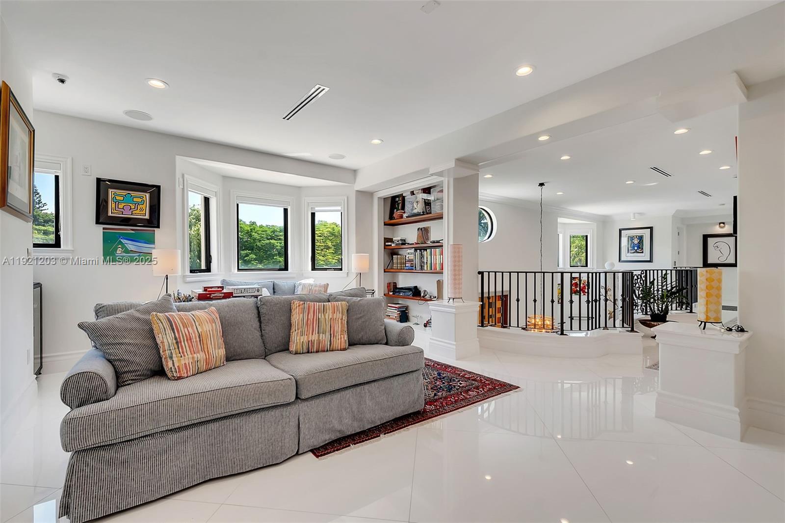 7400 SW 72nd Ct Miami, FL 33143