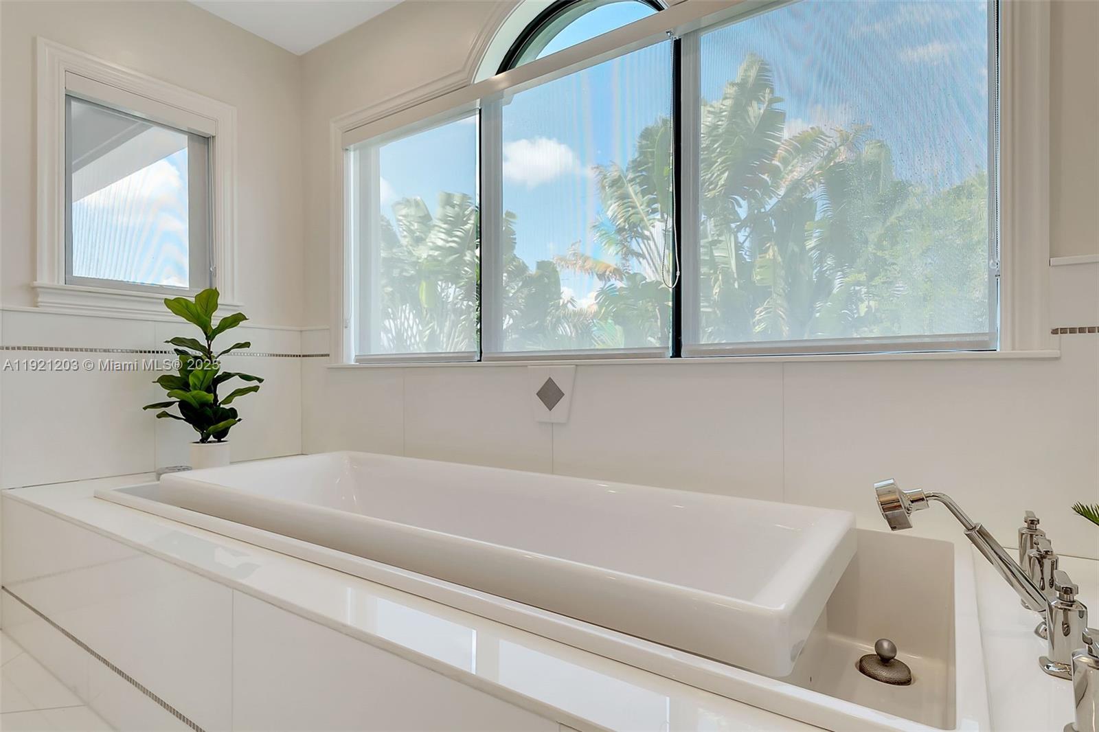 7400 SW 72nd Ct Miami, FL 33143