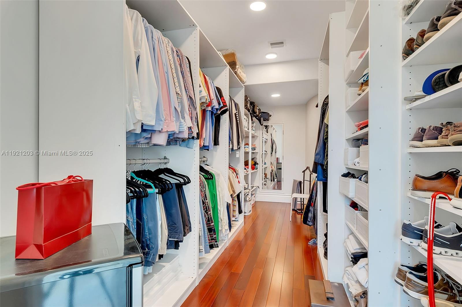 7400 SW 72nd Ct Miami, FL 33143