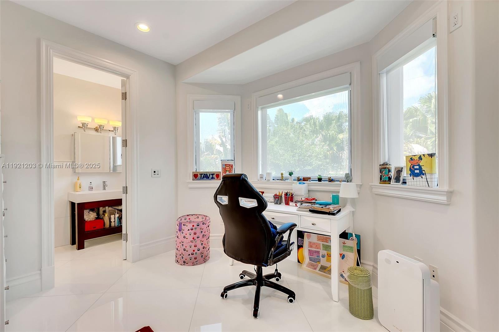 7400 SW 72nd Ct Miami, FL 33143