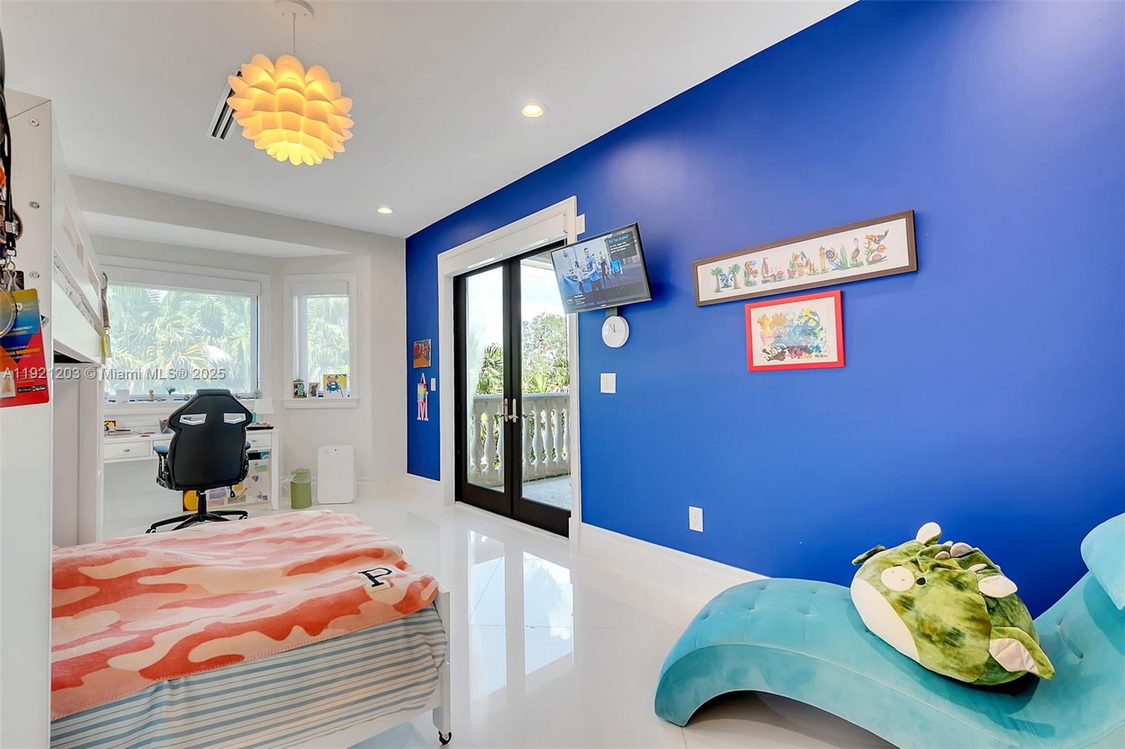 7400 SW 72nd Ct Miami, FL 33143