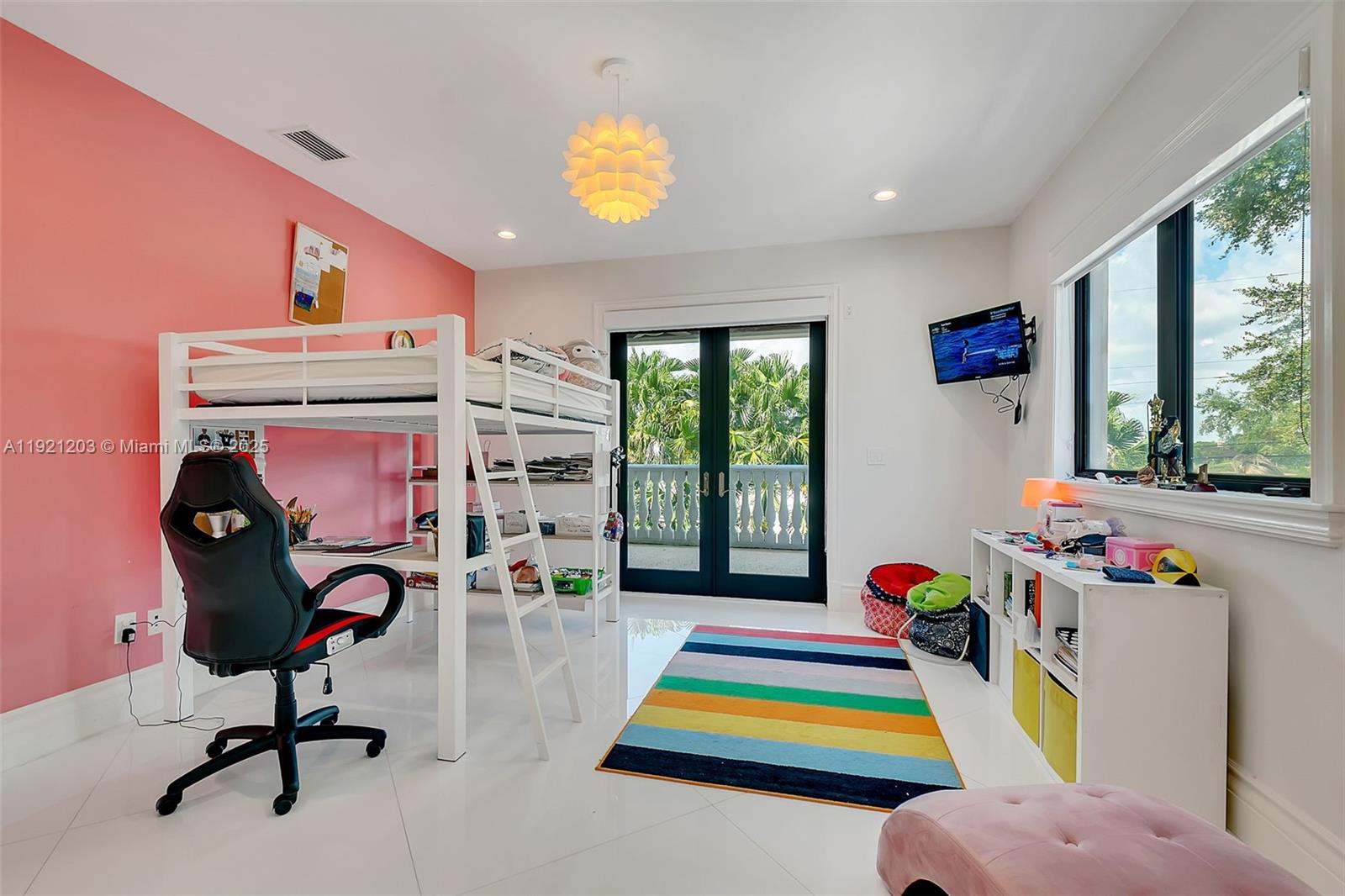 7400 SW 72nd Ct Miami, FL 33143