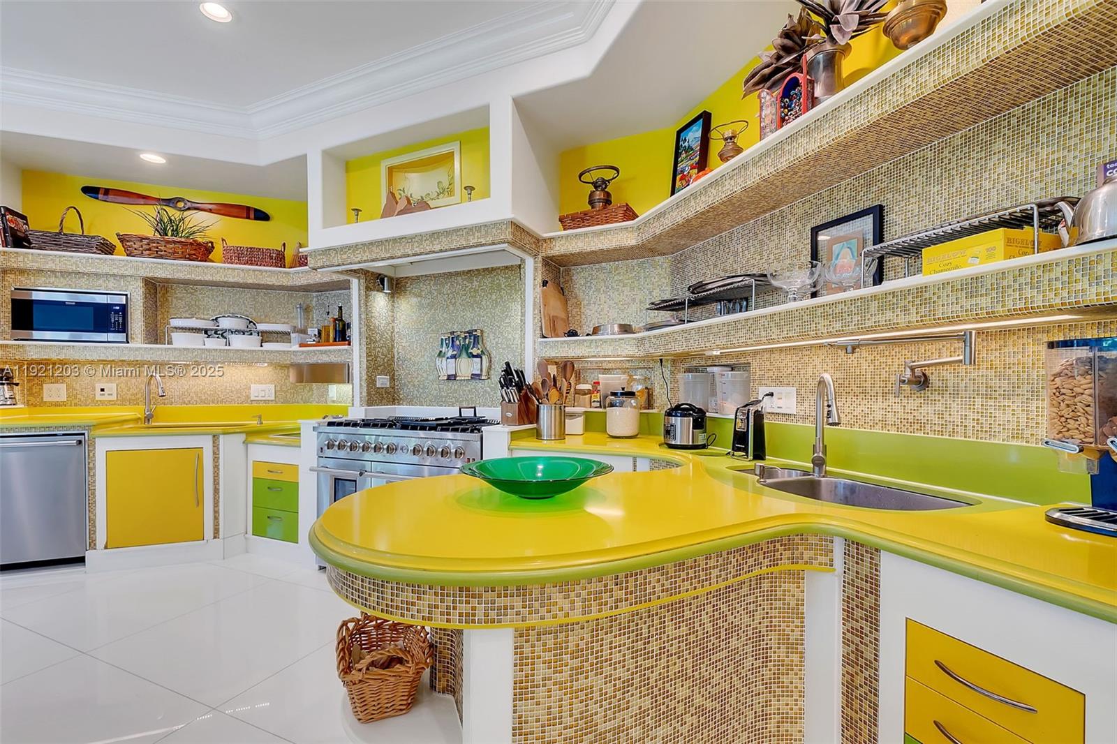 7400 SW 72nd Ct Miami, FL 33143