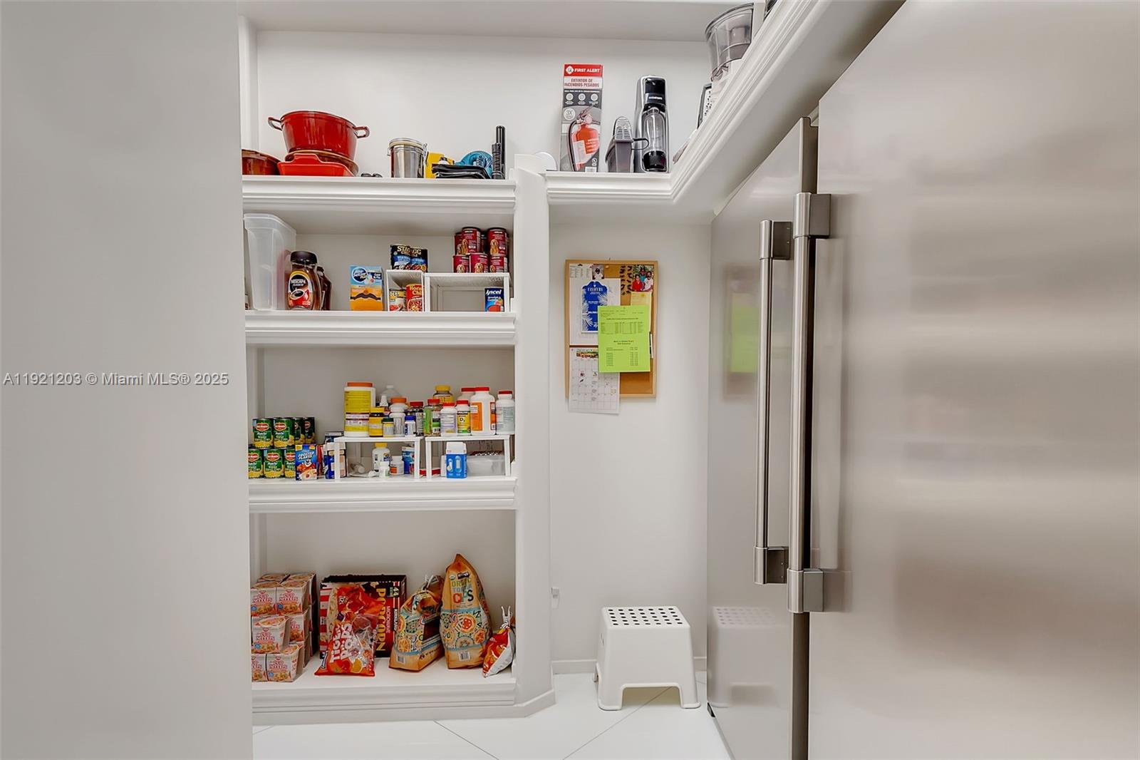 7400 SW 72nd Ct Miami, FL 33143