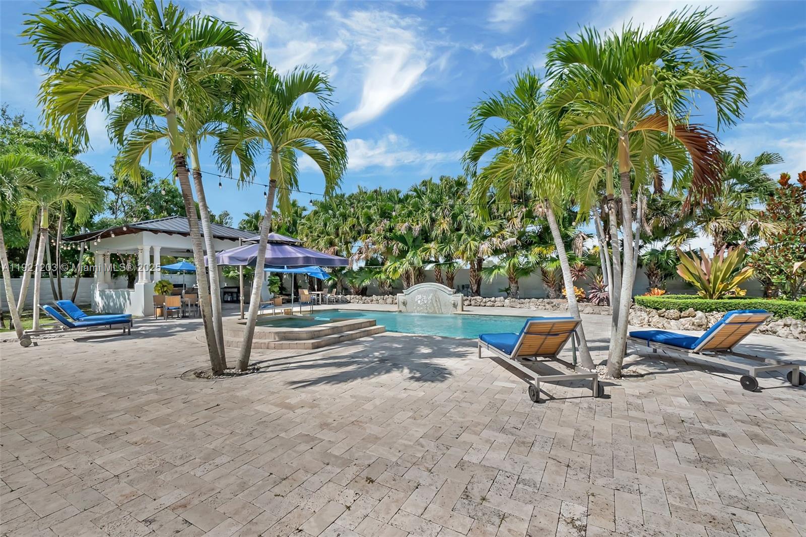 7400 SW 72nd Ct Miami, FL 33143