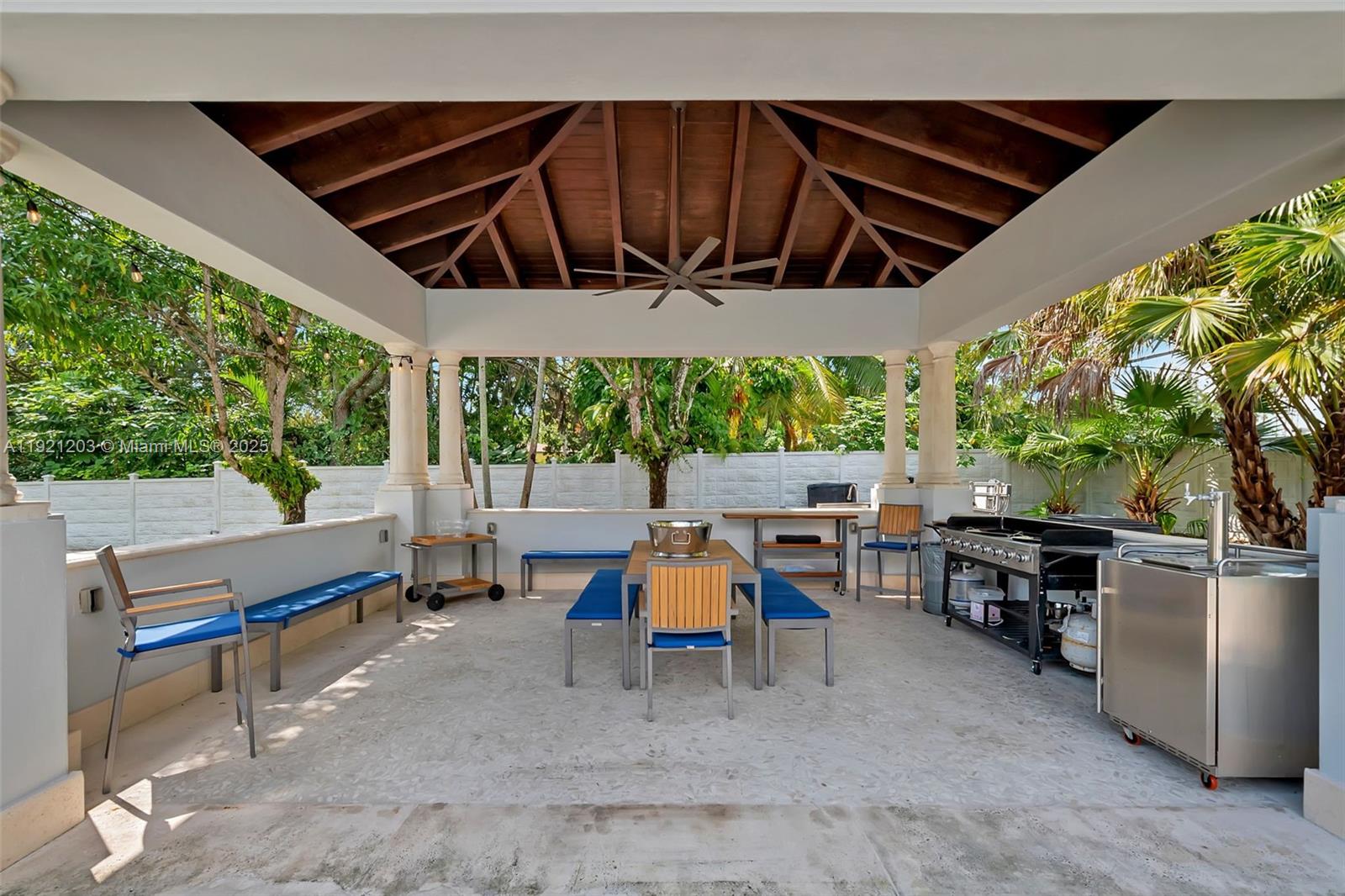 7400 SW 72nd Ct Miami, FL 33143