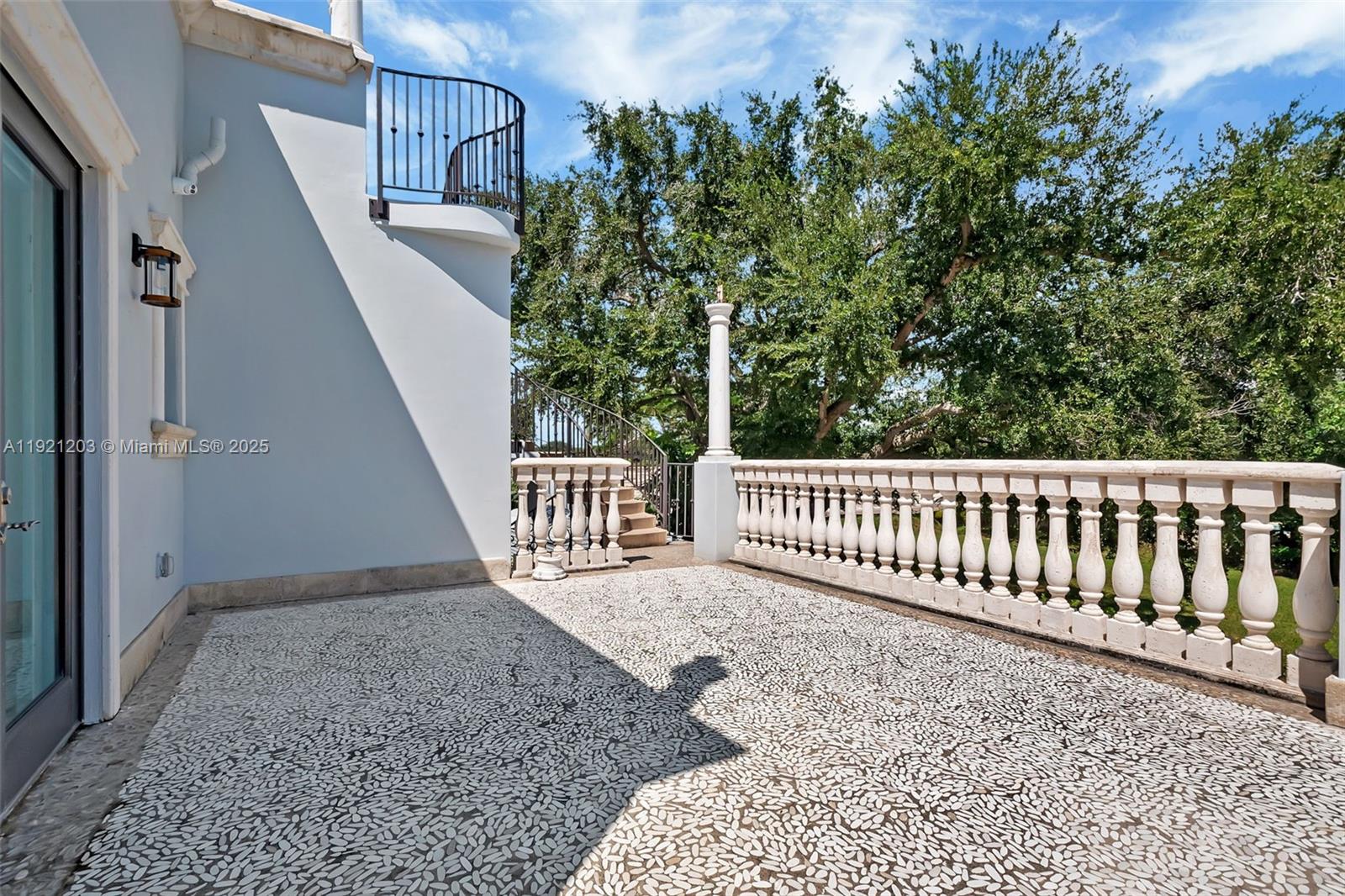 7400 SW 72nd Ct Miami, FL 33143