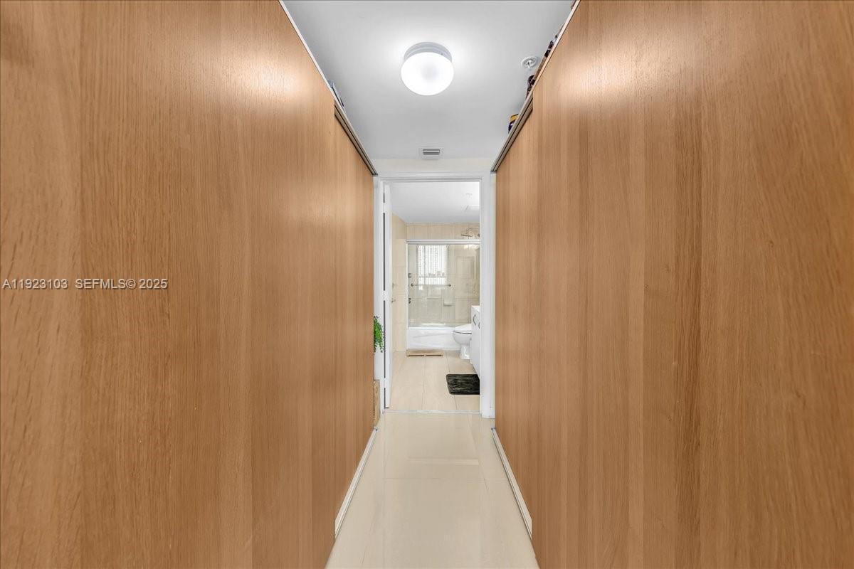 1750 N Bayshore Dr #2015 Miami, FL 33132