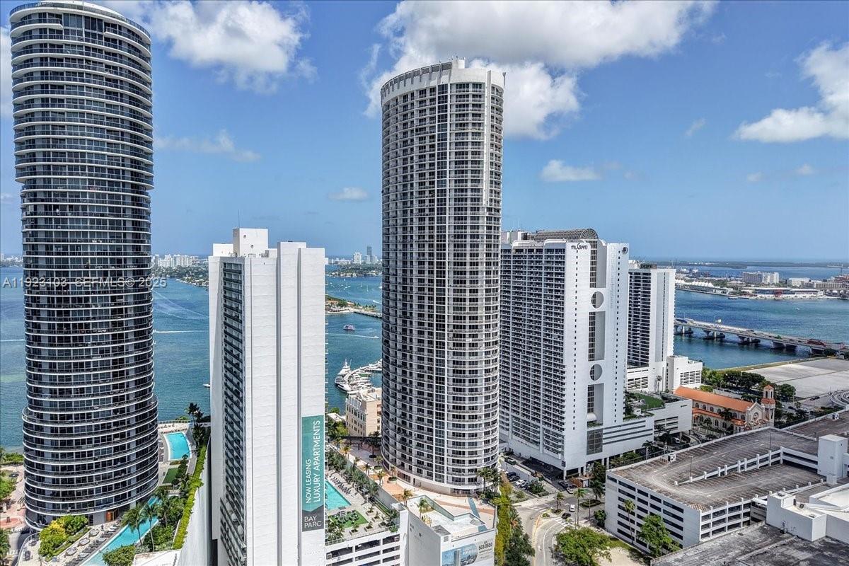 1750 N Bayshore Dr #2015 Miami, FL 33132