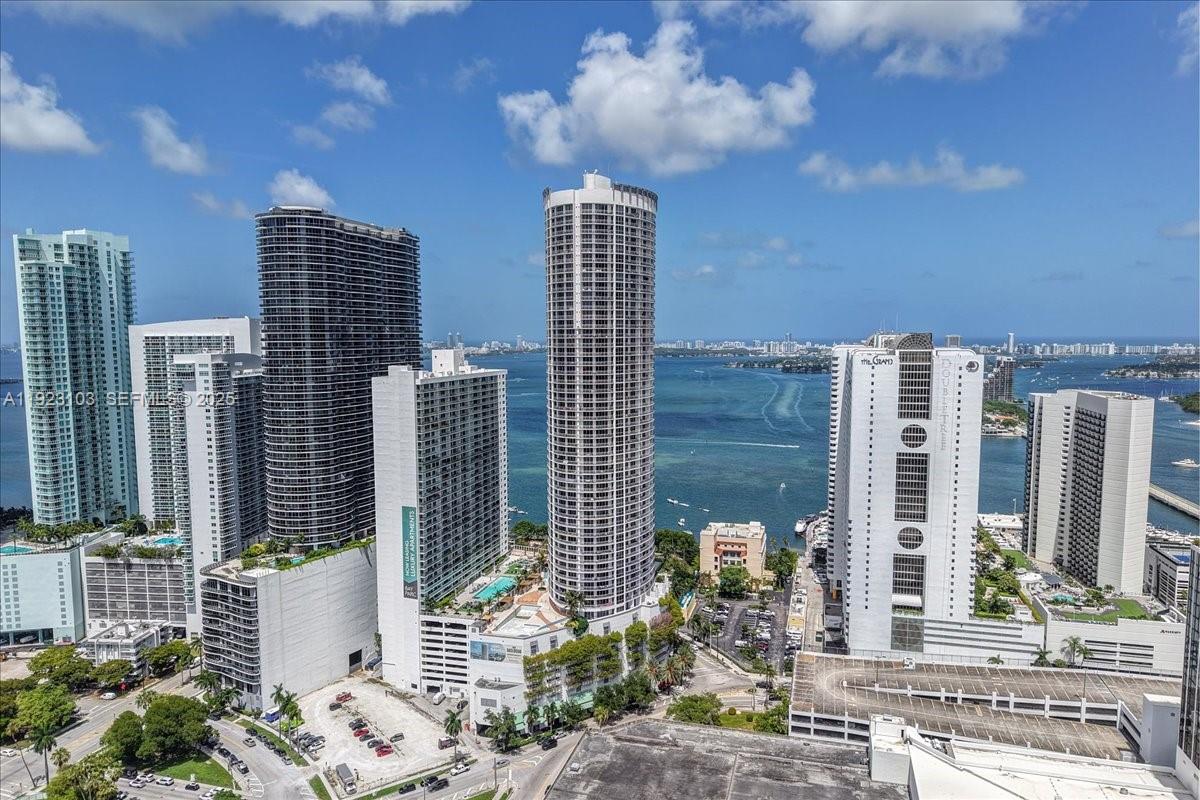 1750 N Bayshore Dr #2015 Miami, FL 33132