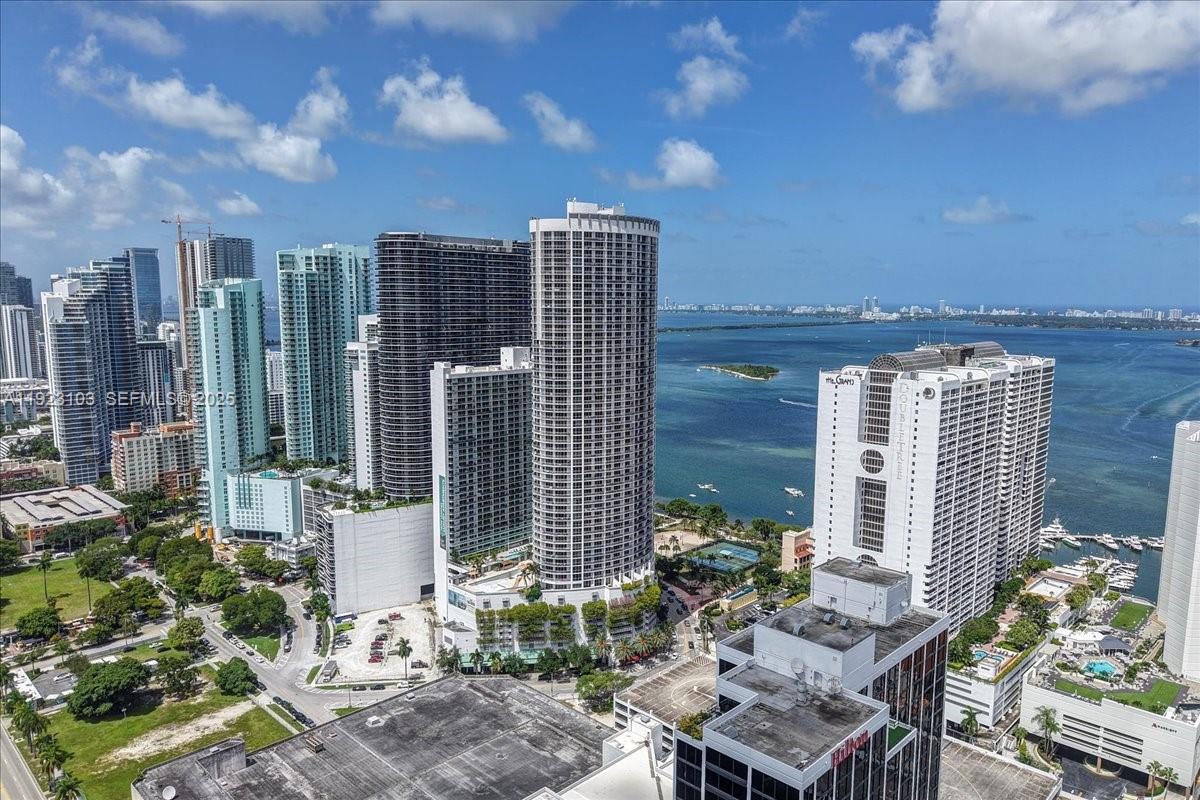 1750 N Bayshore Dr #2015 Miami, FL 33132