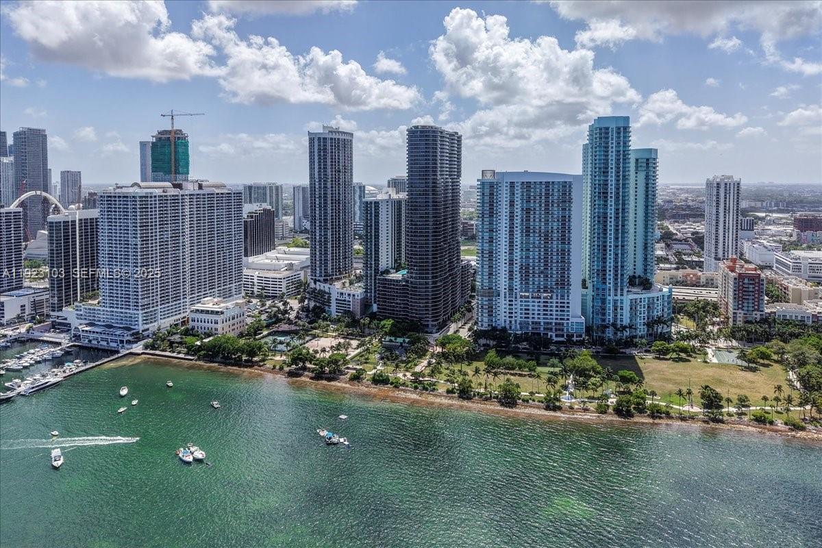 1750 N Bayshore Dr #2015 Miami, FL 33132