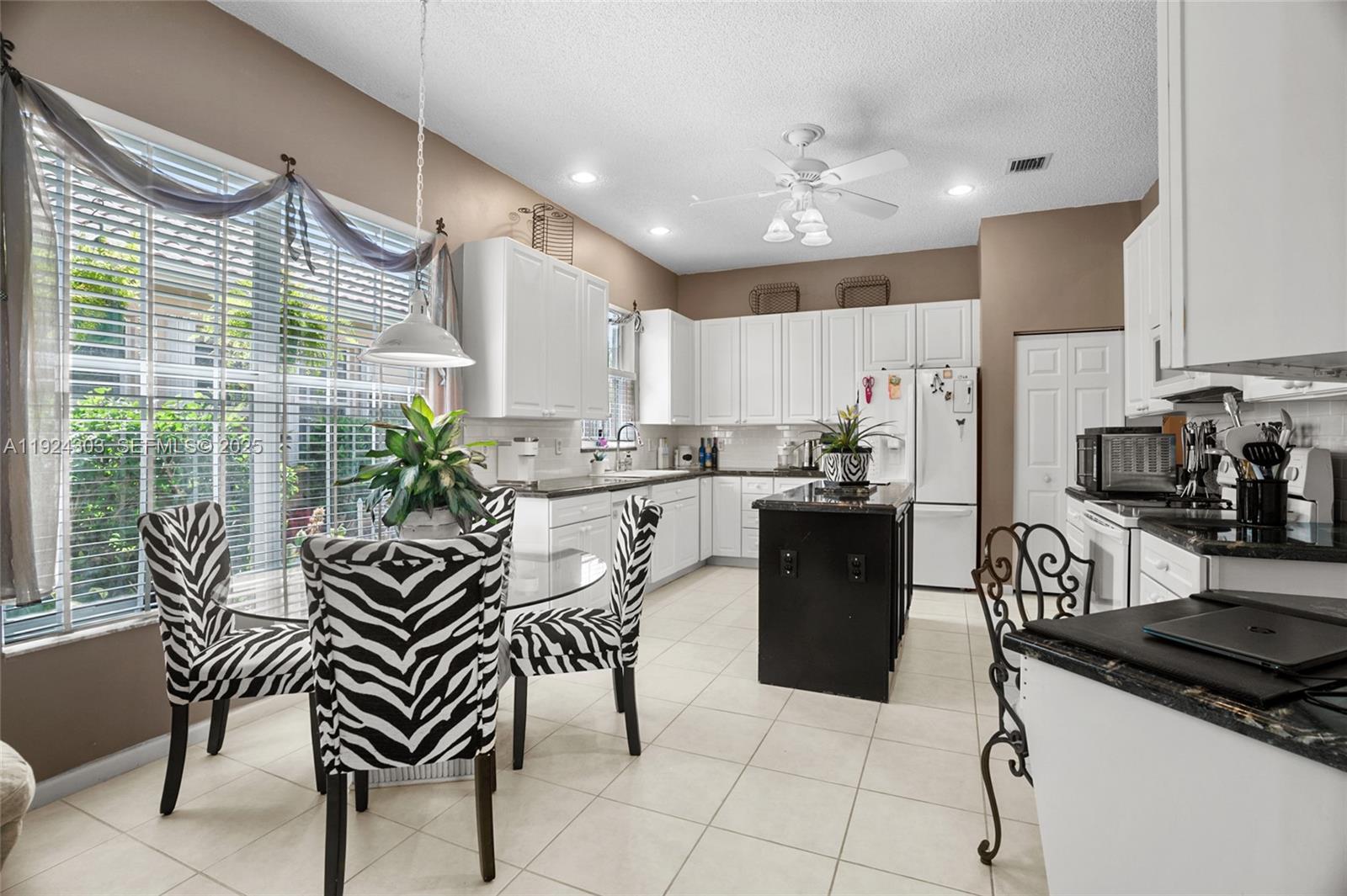 6569 Jog Estates Ln Boynton Beach, FL 33437