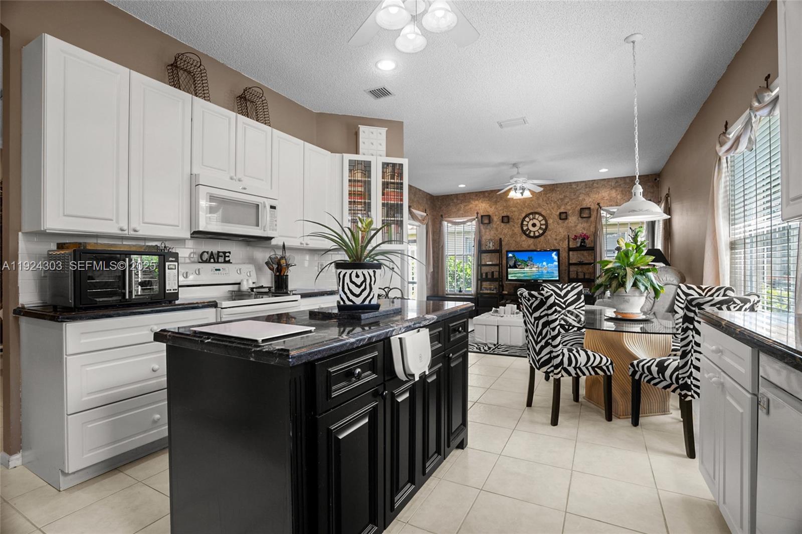 6569 Jog Estates Ln Boynton Beach, FL 33437