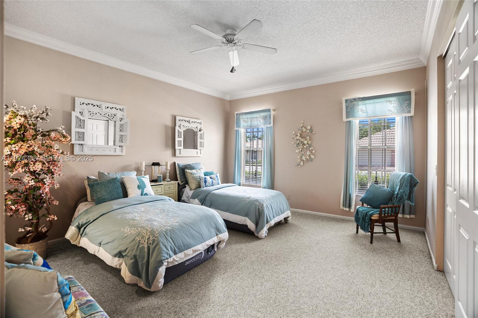 6569 Jog Estates Ln Boynton Beach, FL 33437